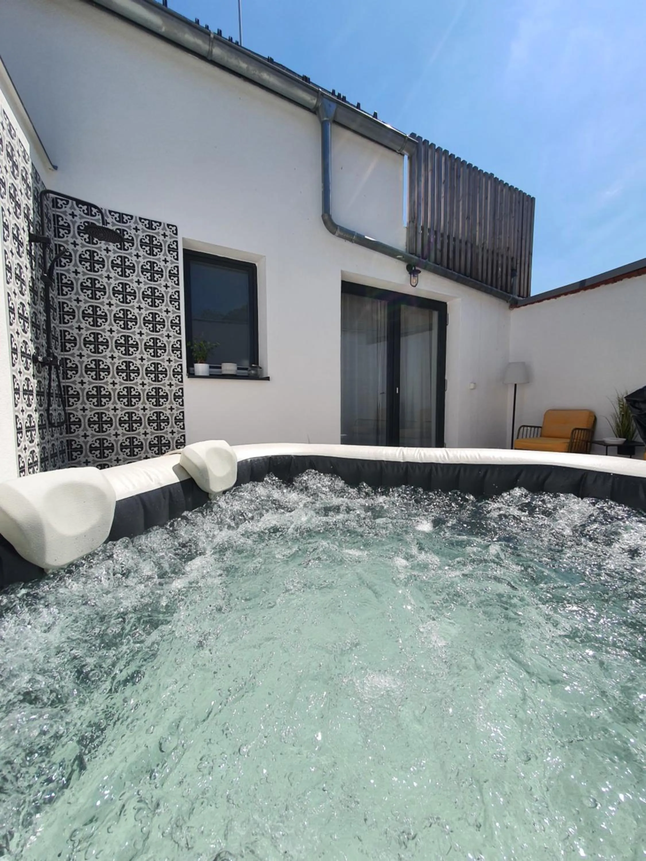 Hot Tub in Sousedi Pavlov