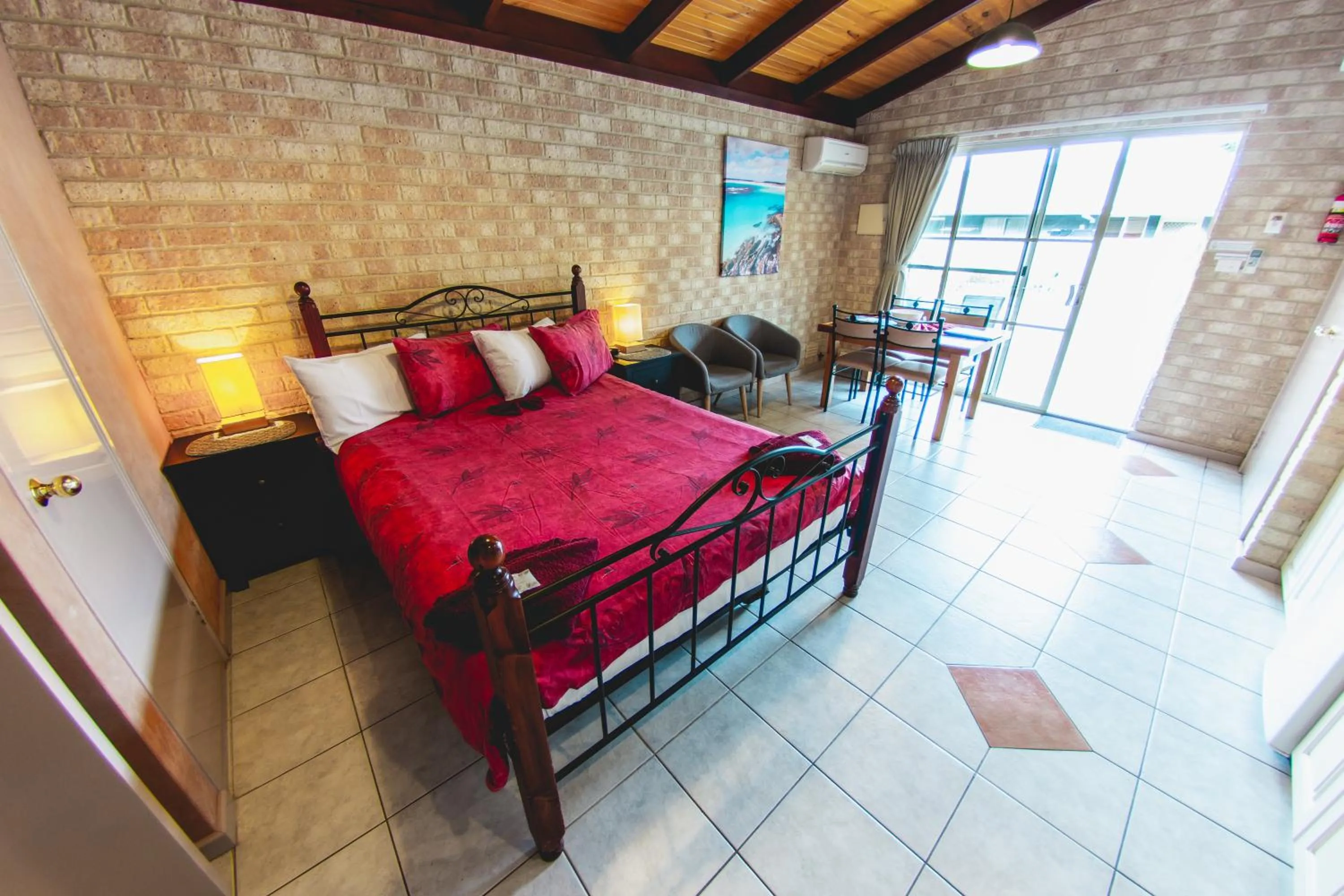 Bed in Esperance Foreshore Apartments