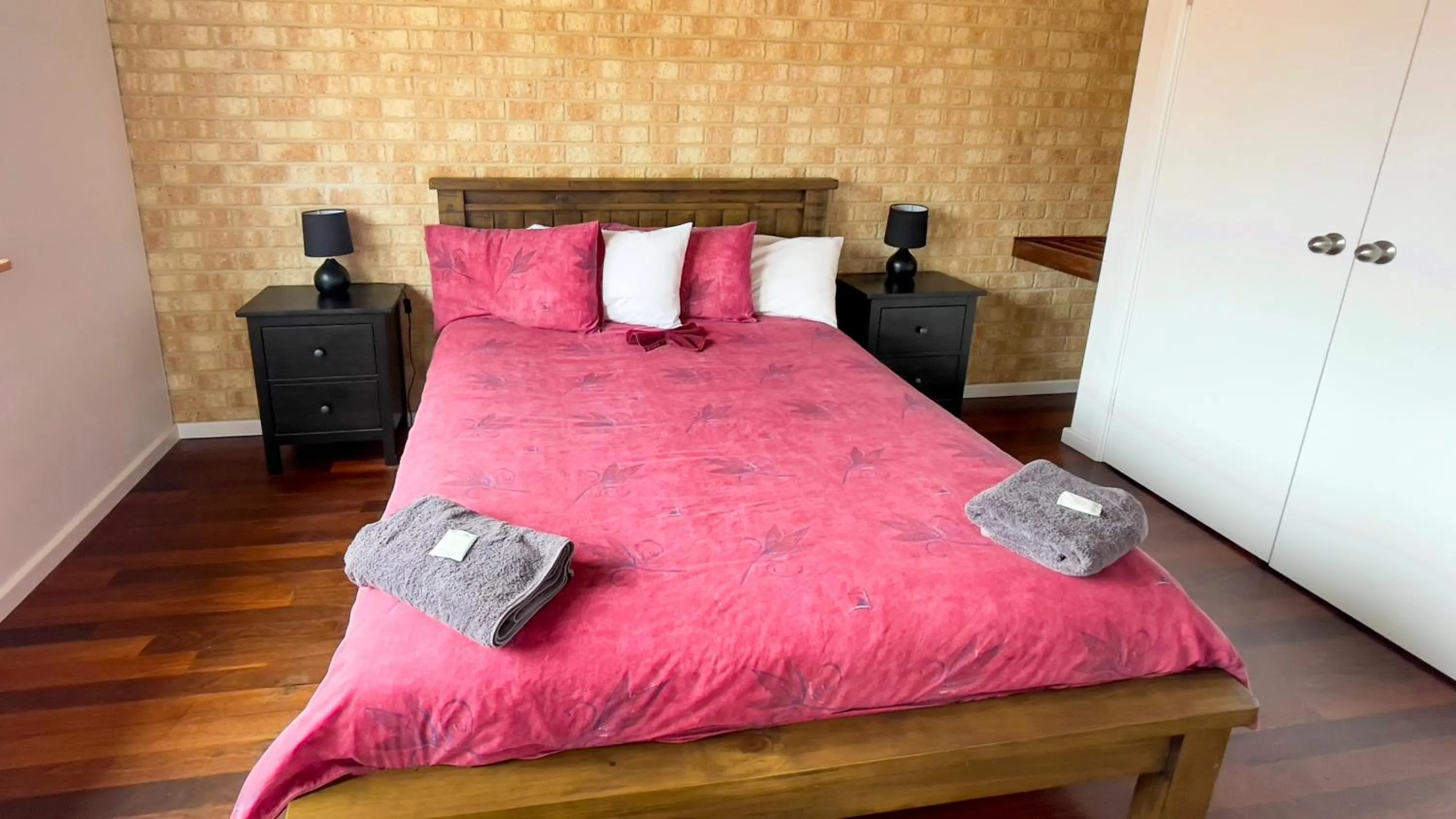 Bed in Esperance Foreshore Apartments