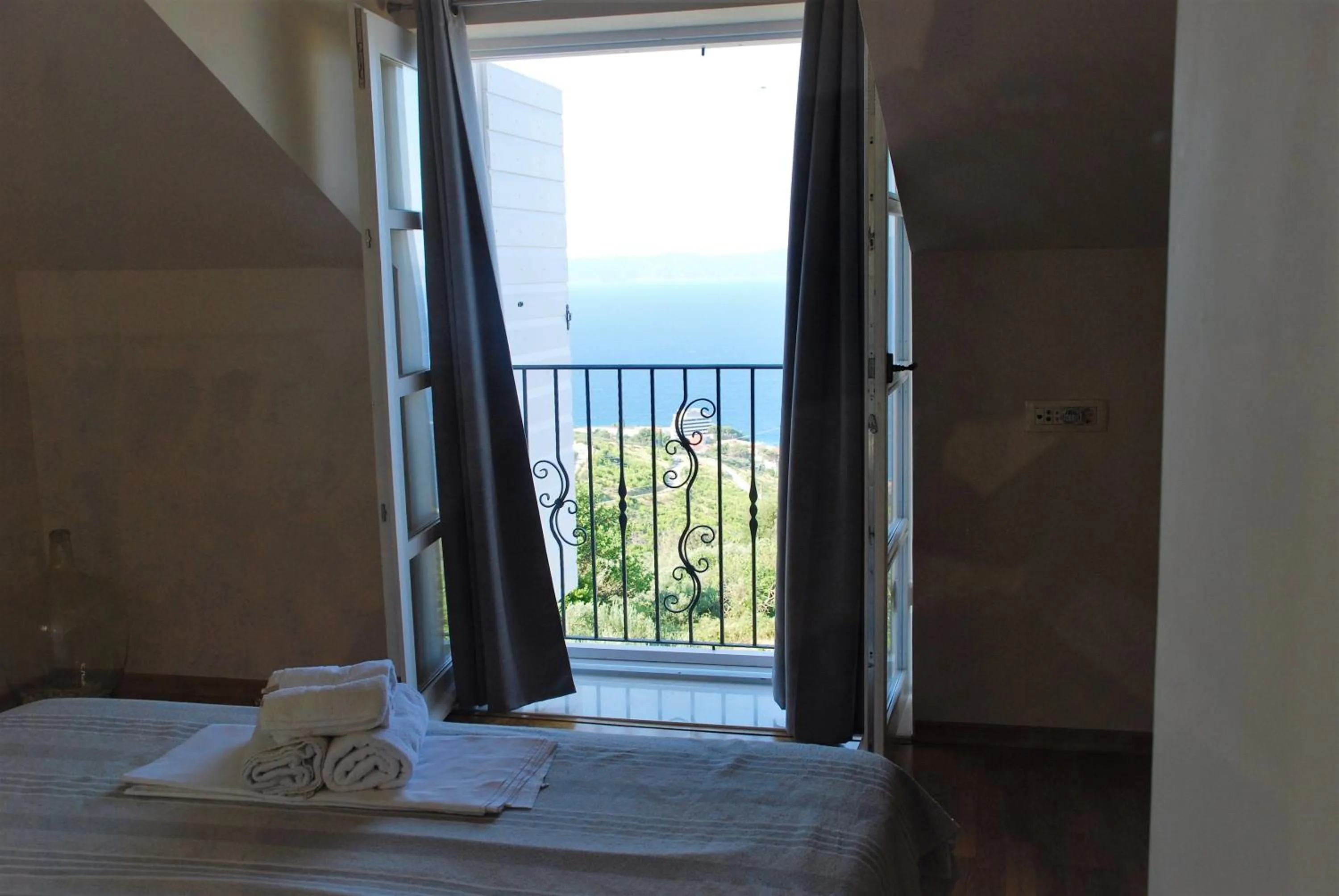 Bed in Elegant villa in Podgora with private pool and sea view