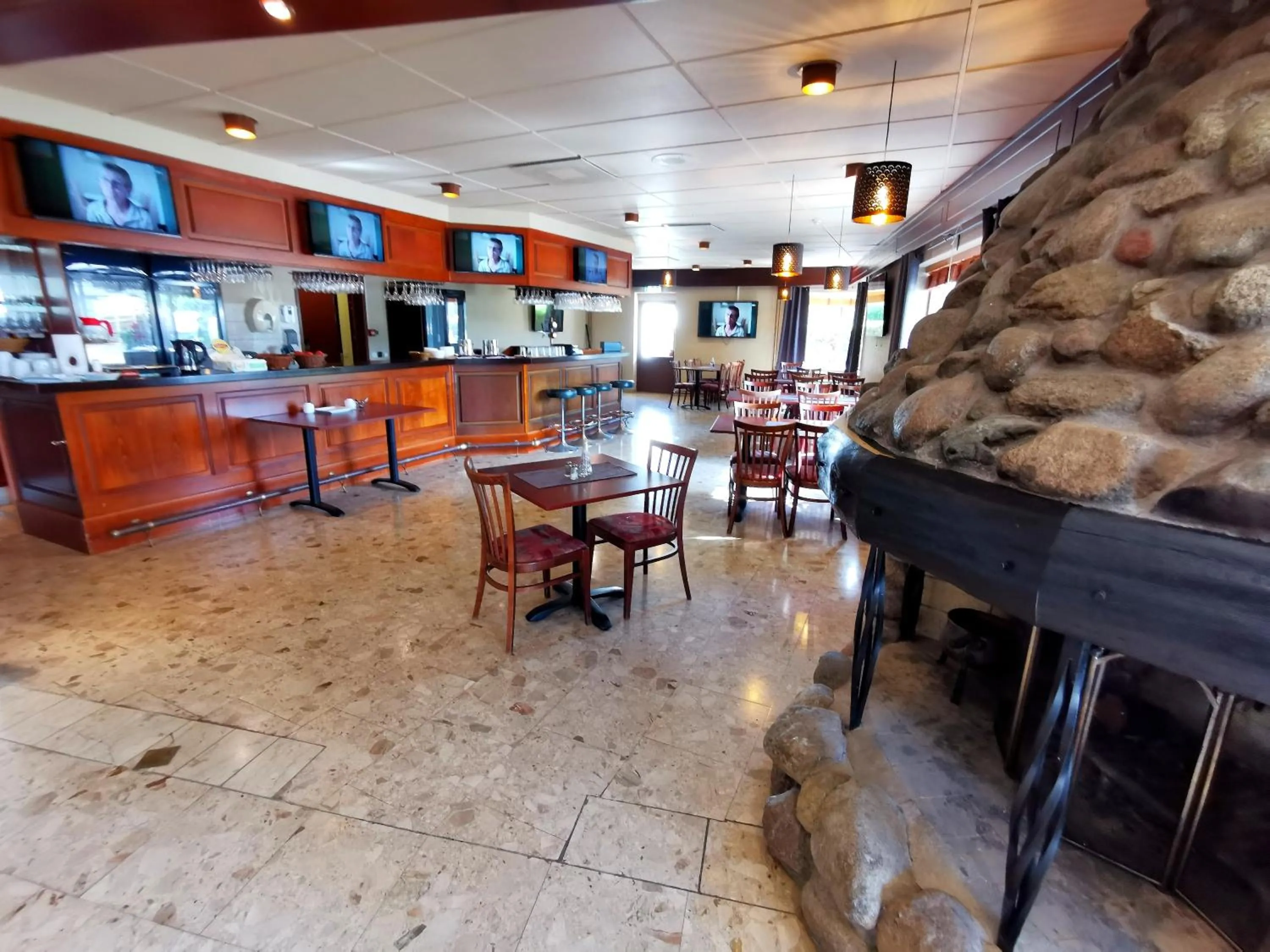 Lounge or bar in Green Door Hotel