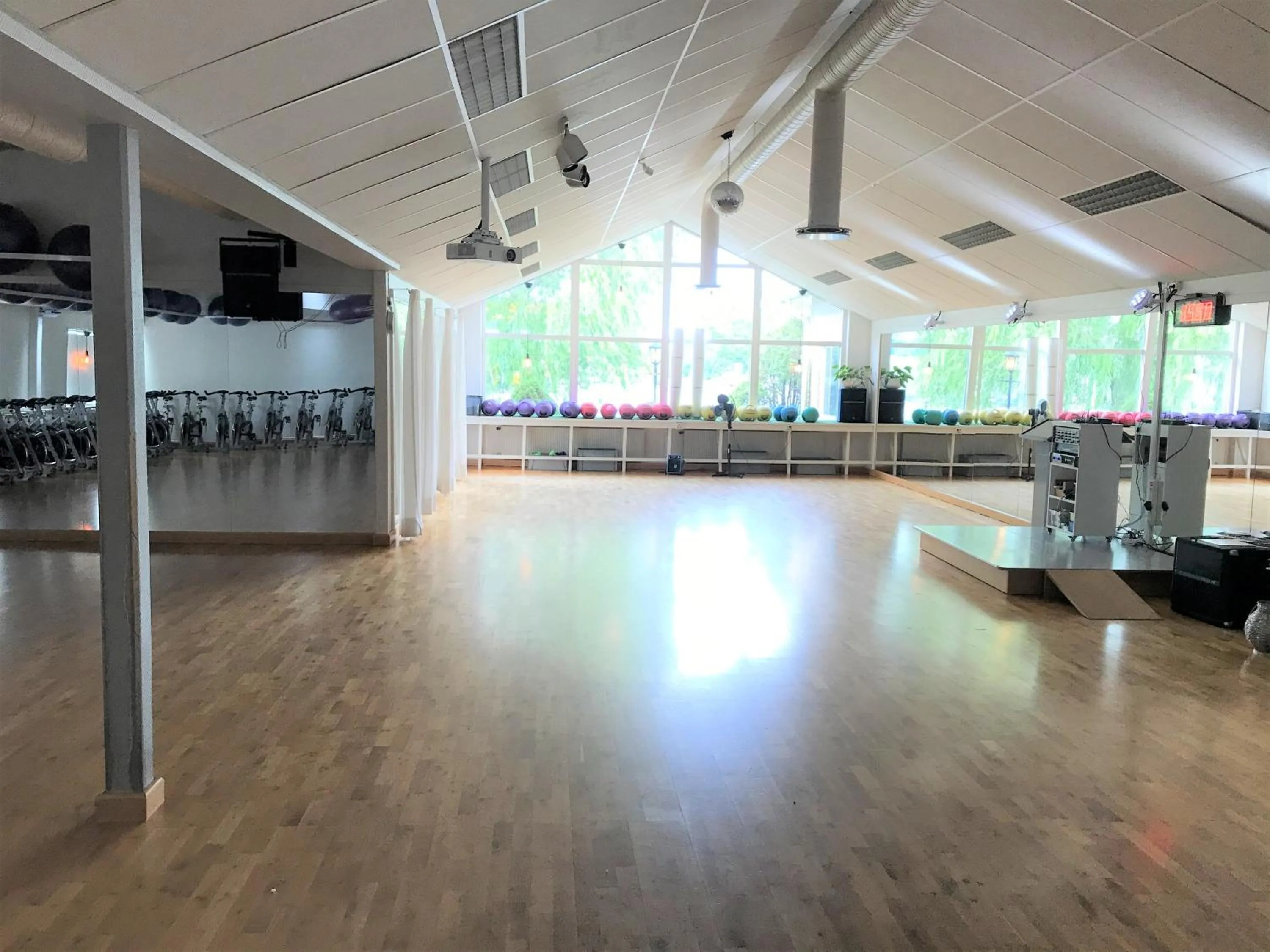 Fitness centre/facilities in Green Door Hotel