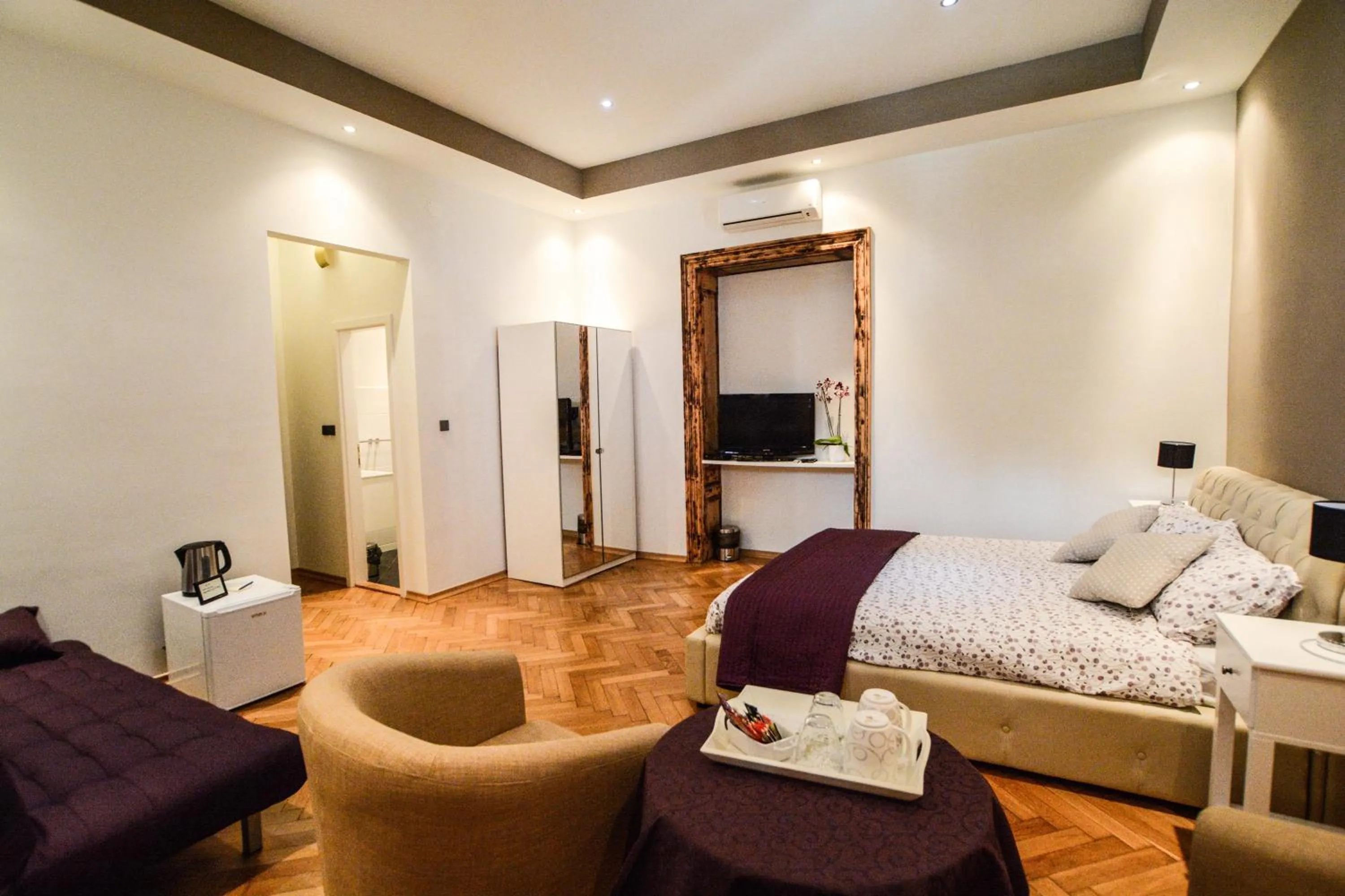 Bedroom, Bed in City Center Rooms