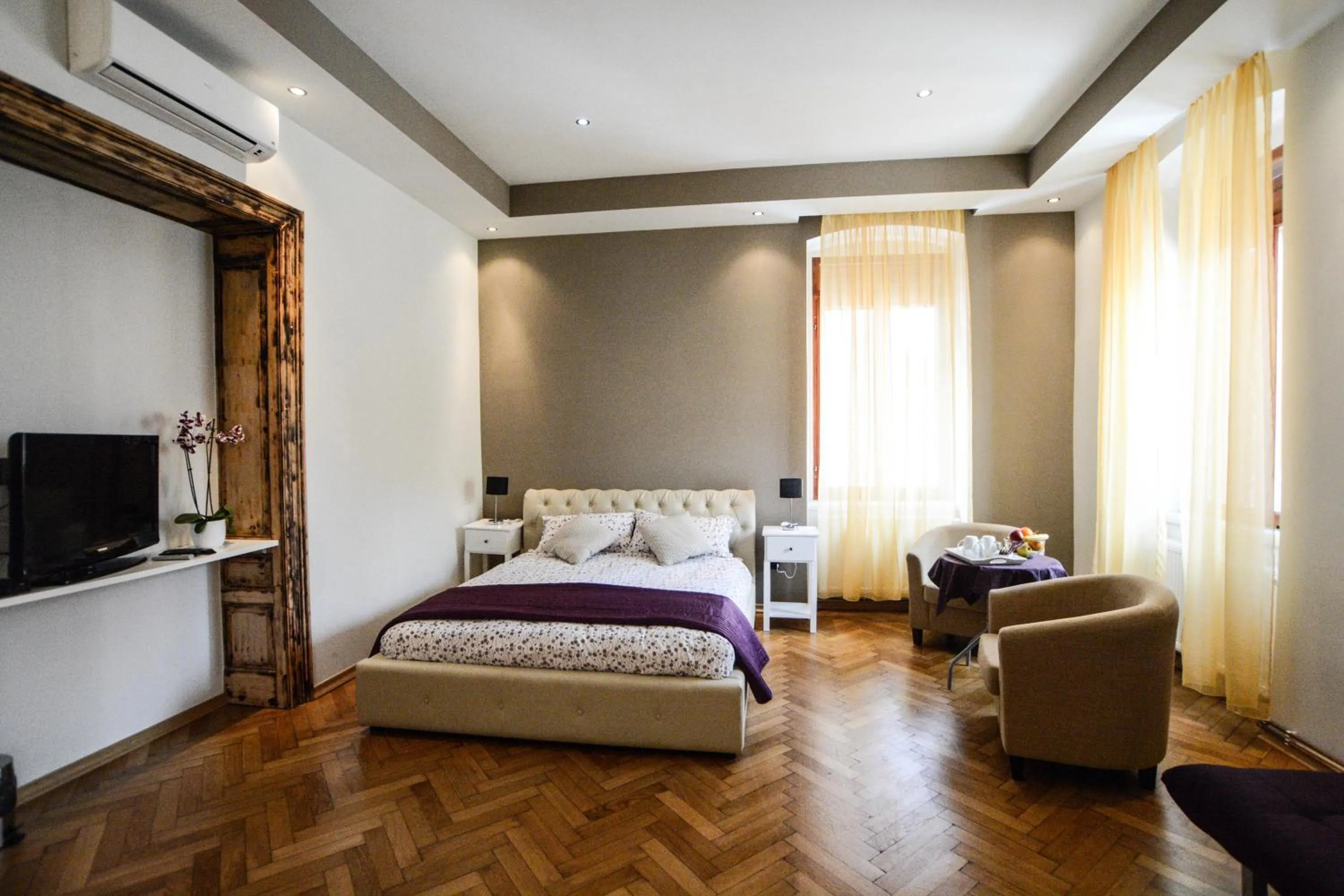 Bedroom, Bed in City Center Rooms