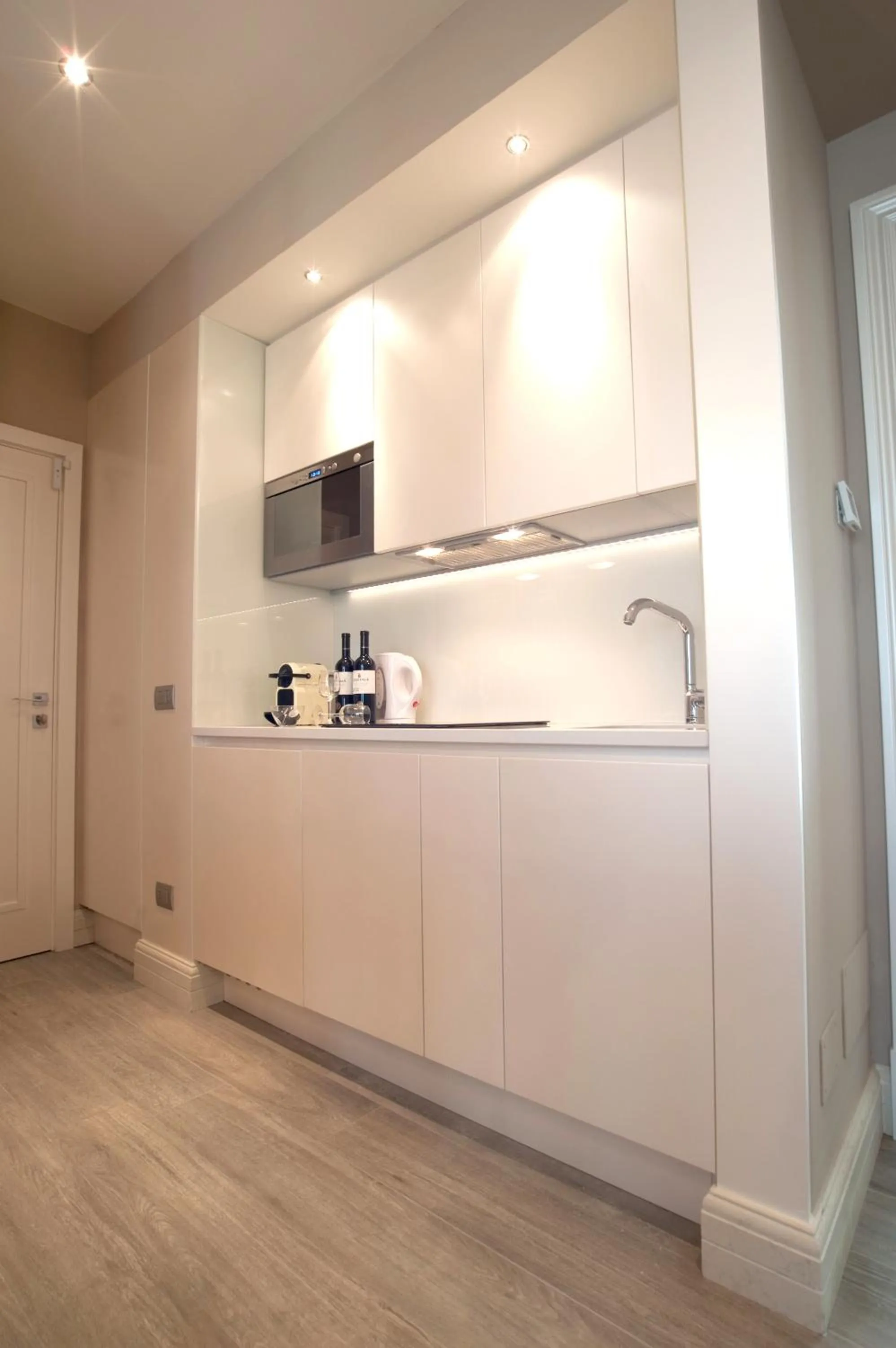 Coffee/tea facilities in Suite Milano Duomo