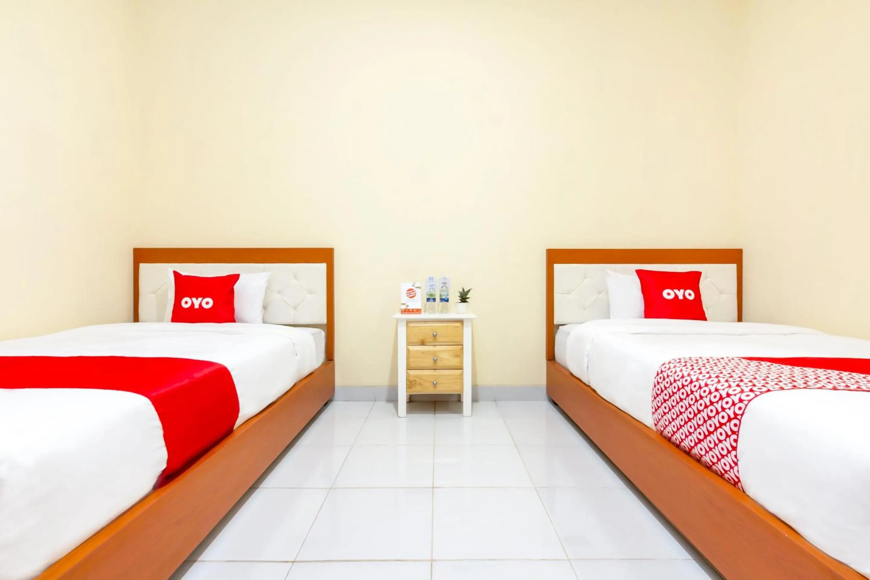 Bedroom, Bed in Hotel O Yogyakarta near Universitas Gadjah Mada formerly Sellinas Guesthouse