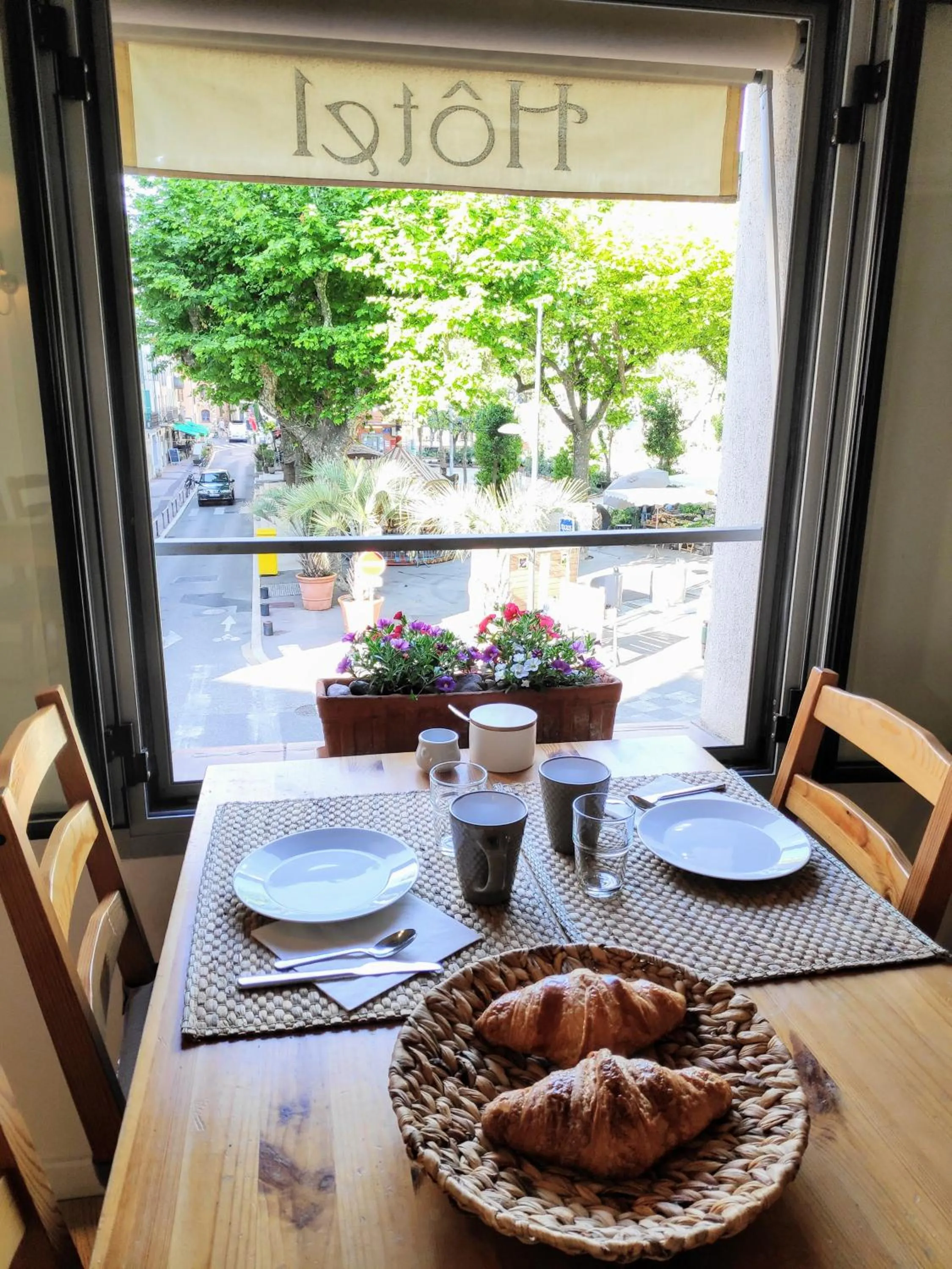 Dining area in Boutique Hôtel La Victoire - Vence centre