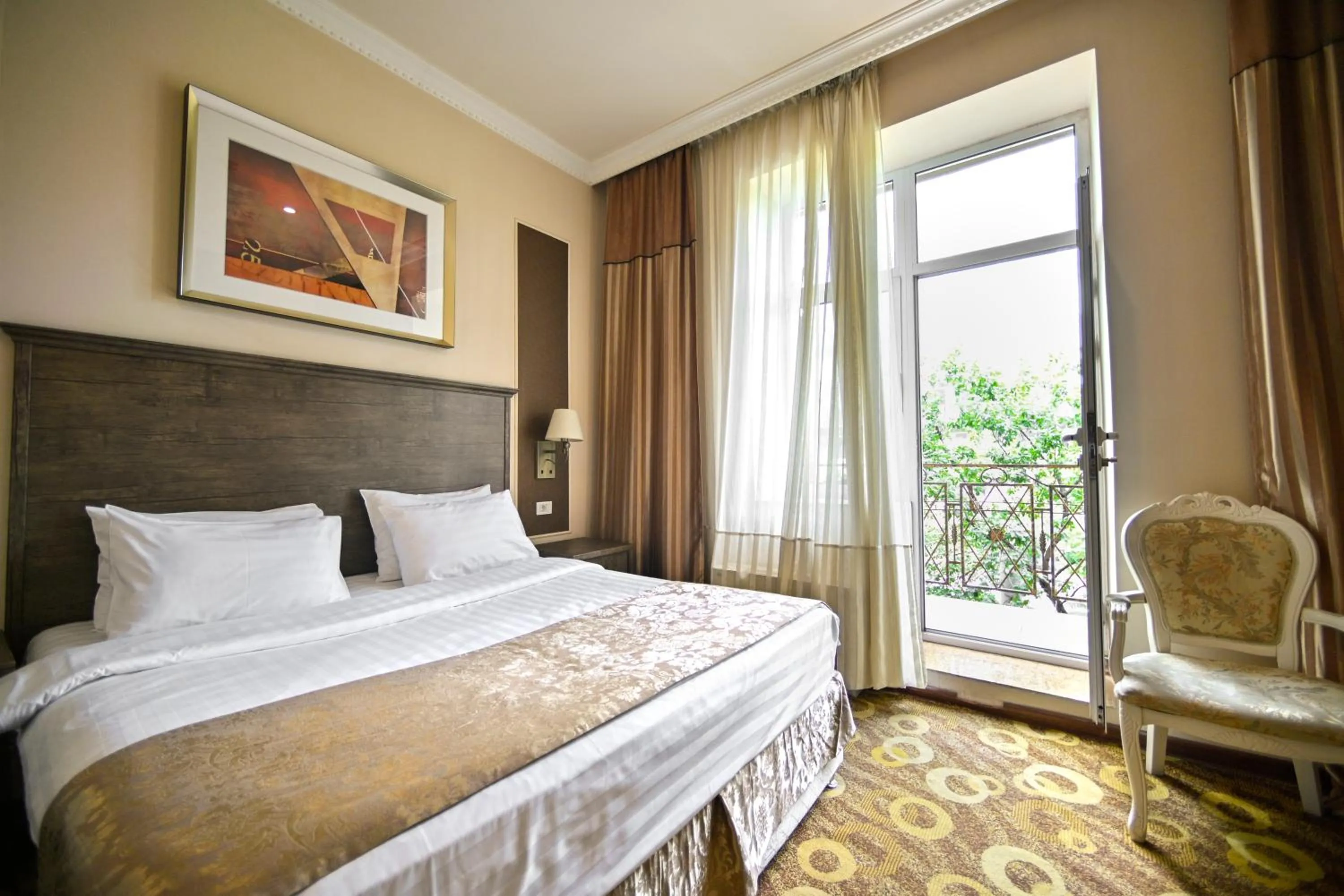 Photo of the whole room, Bed in Imperial Palace Hotel Yerevan