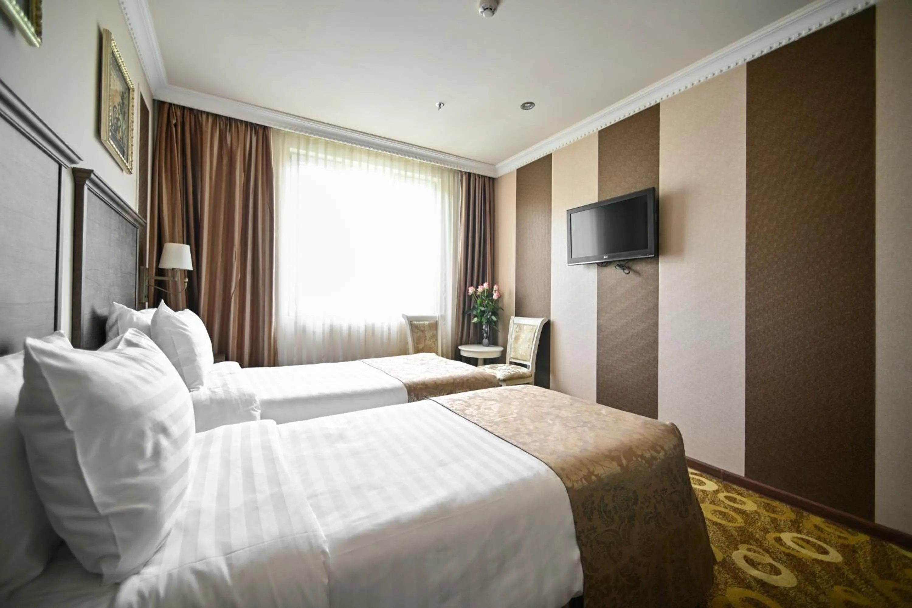 TV and multimedia, Bed in Imperial Palace Hotel Yerevan