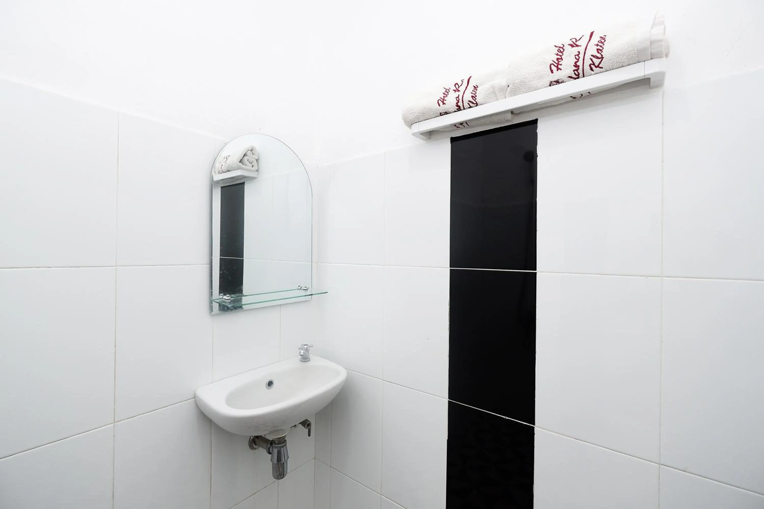 Bathroom in Perdana Kasih Hotel Klaten