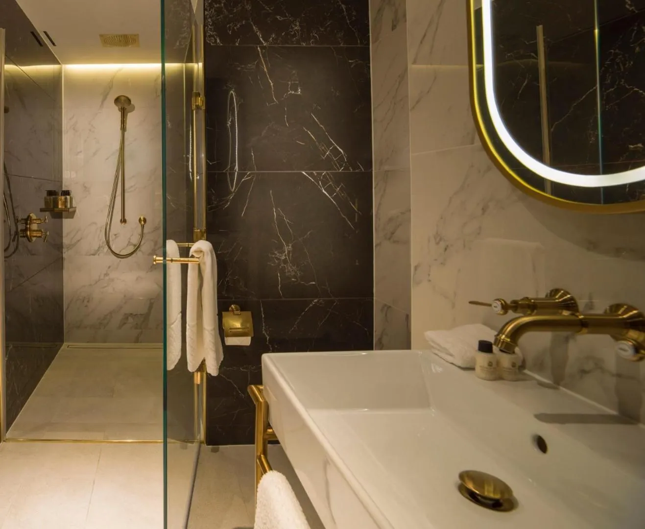 Bathroom in The Guardsman - Preferred Hotels and Resorts