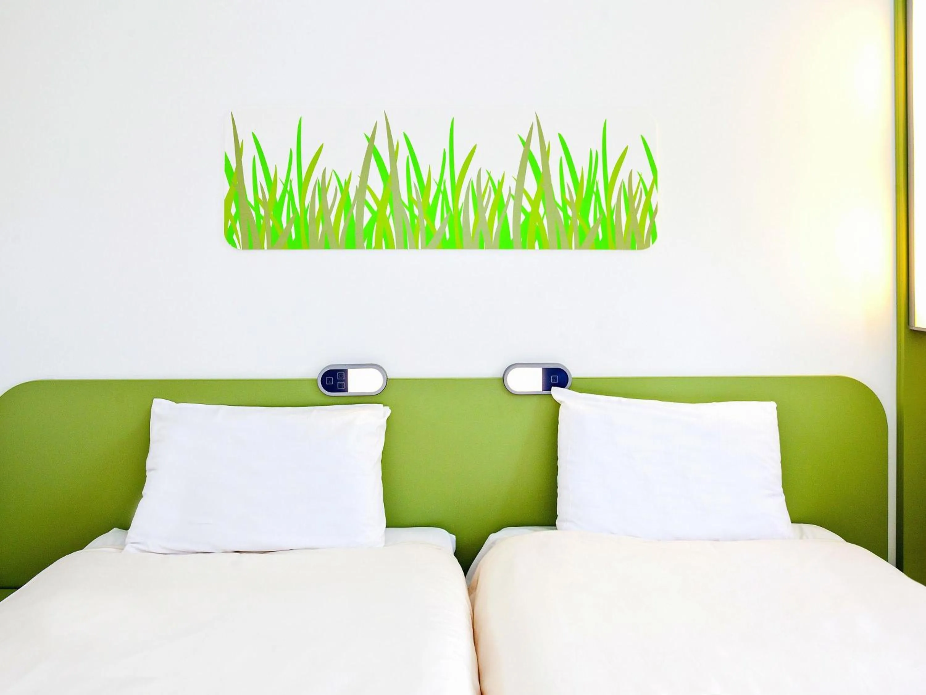 Bedroom, Bed in Ibis Budget Sarrebourg Buhl