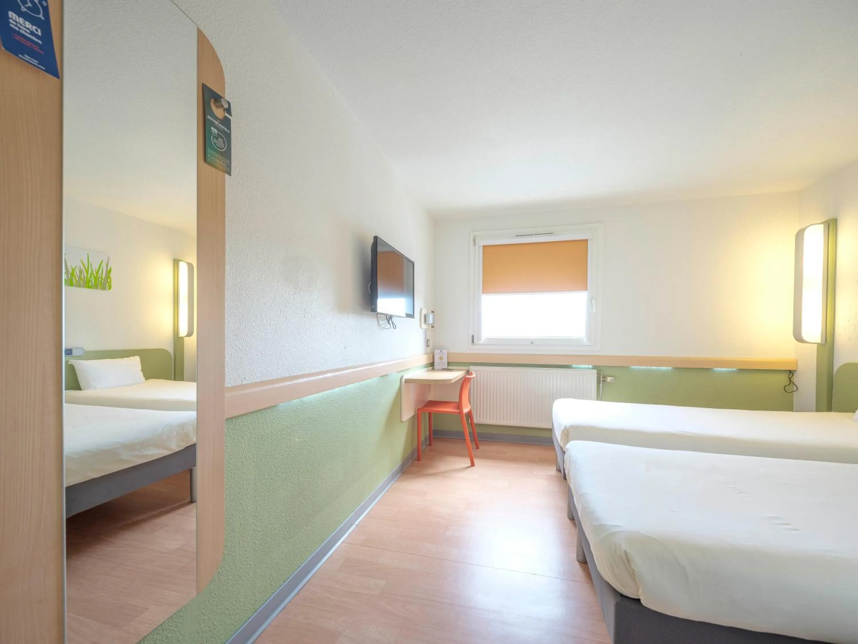 Photo of the whole room, Bed in Ibis Budget Sarrebourg Buhl