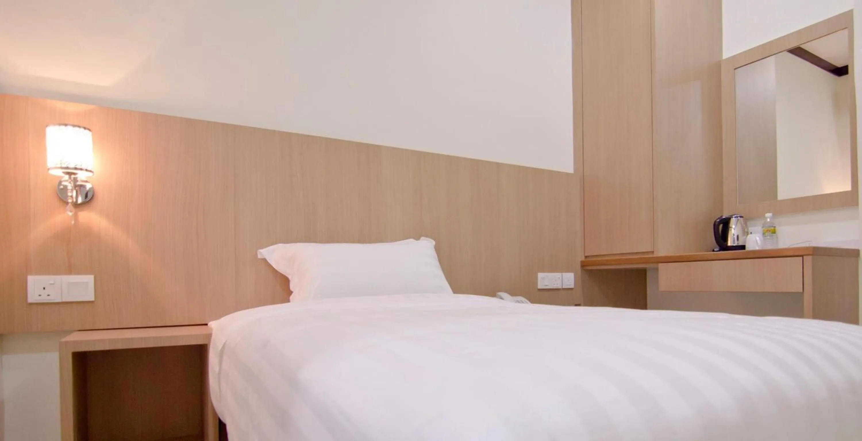 Photo of the whole room in Hotel Setia