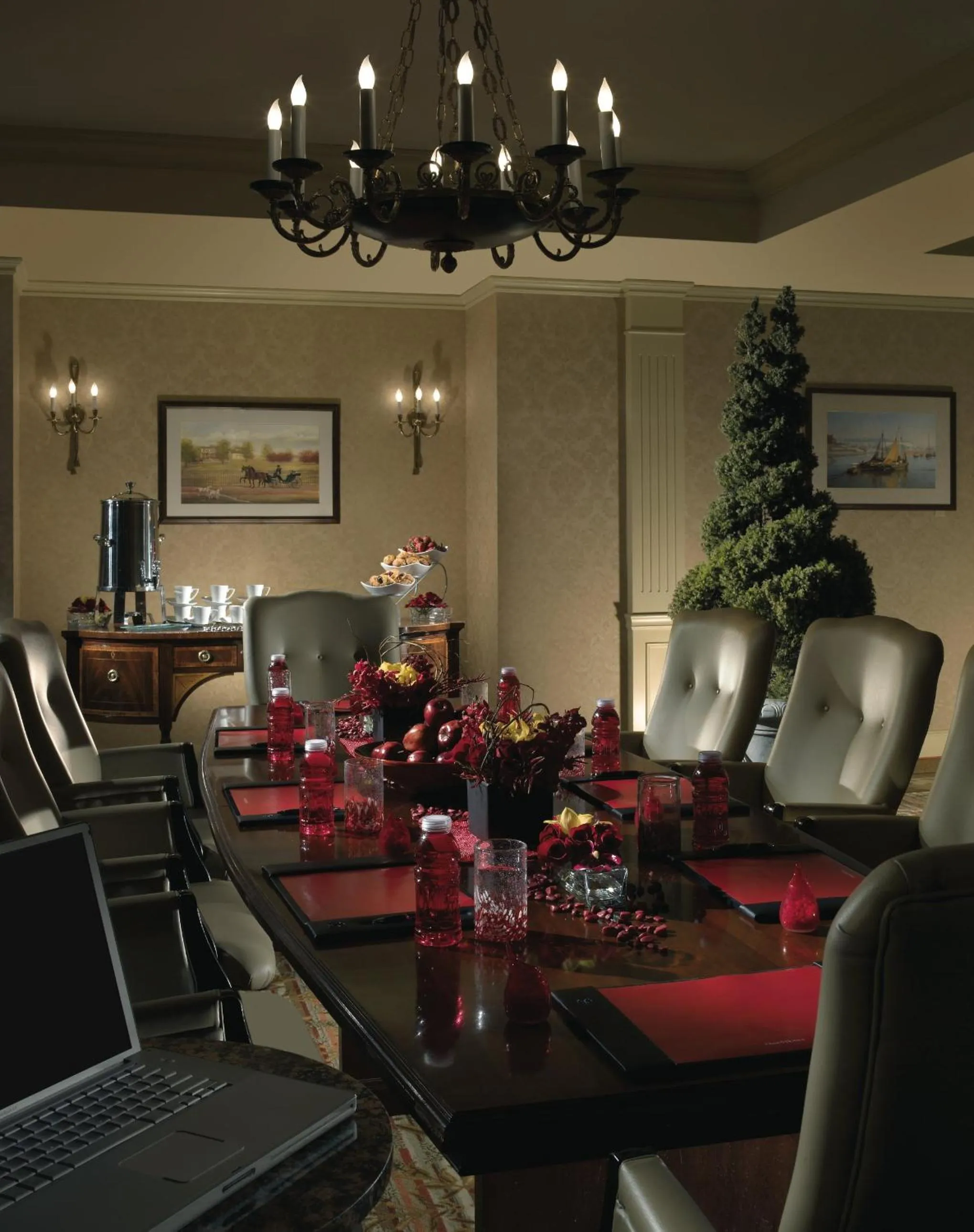 Meeting/conference room in Omni New Haven Hotel at Yale