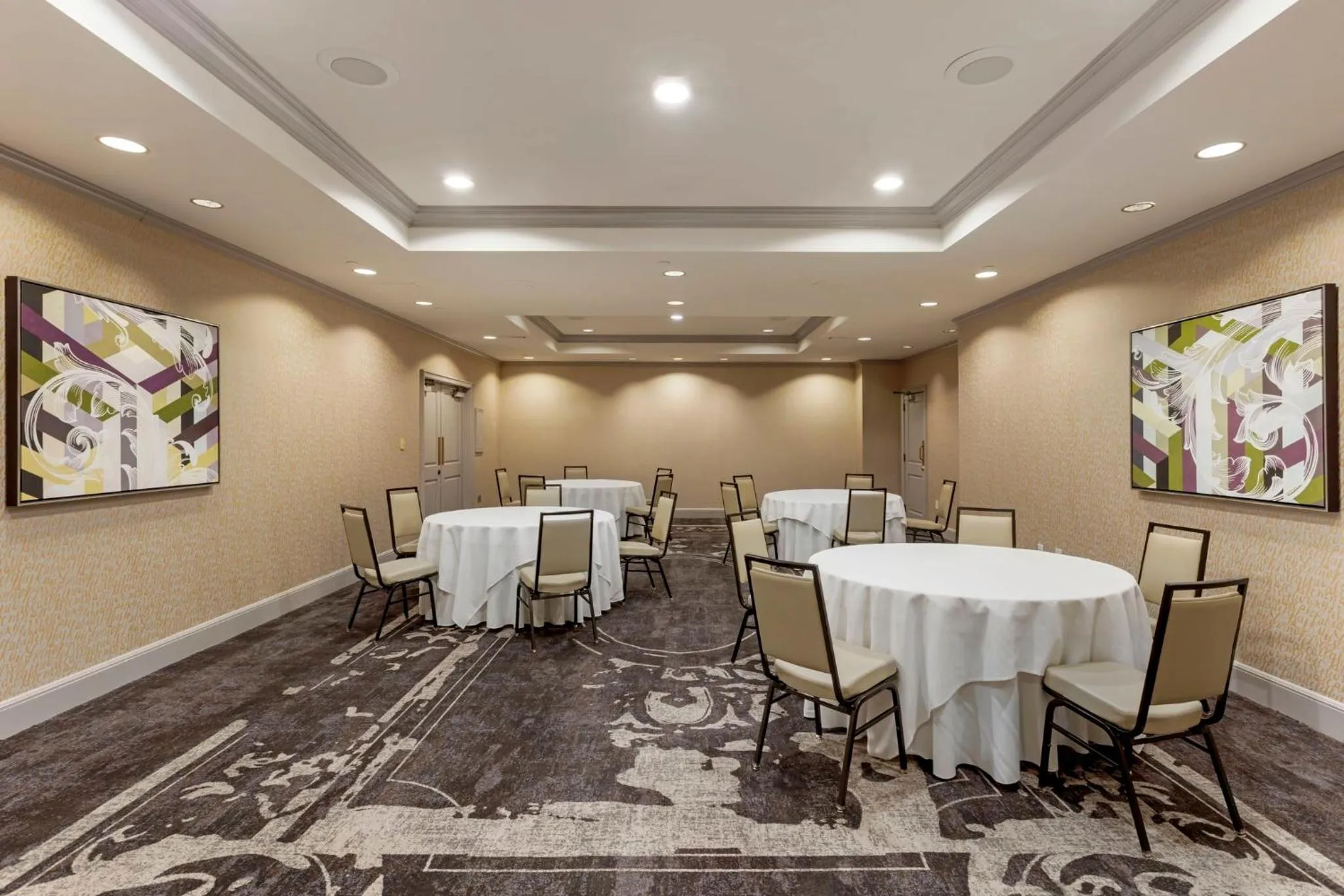 Meeting/conference room in Omni New Haven Hotel at Yale