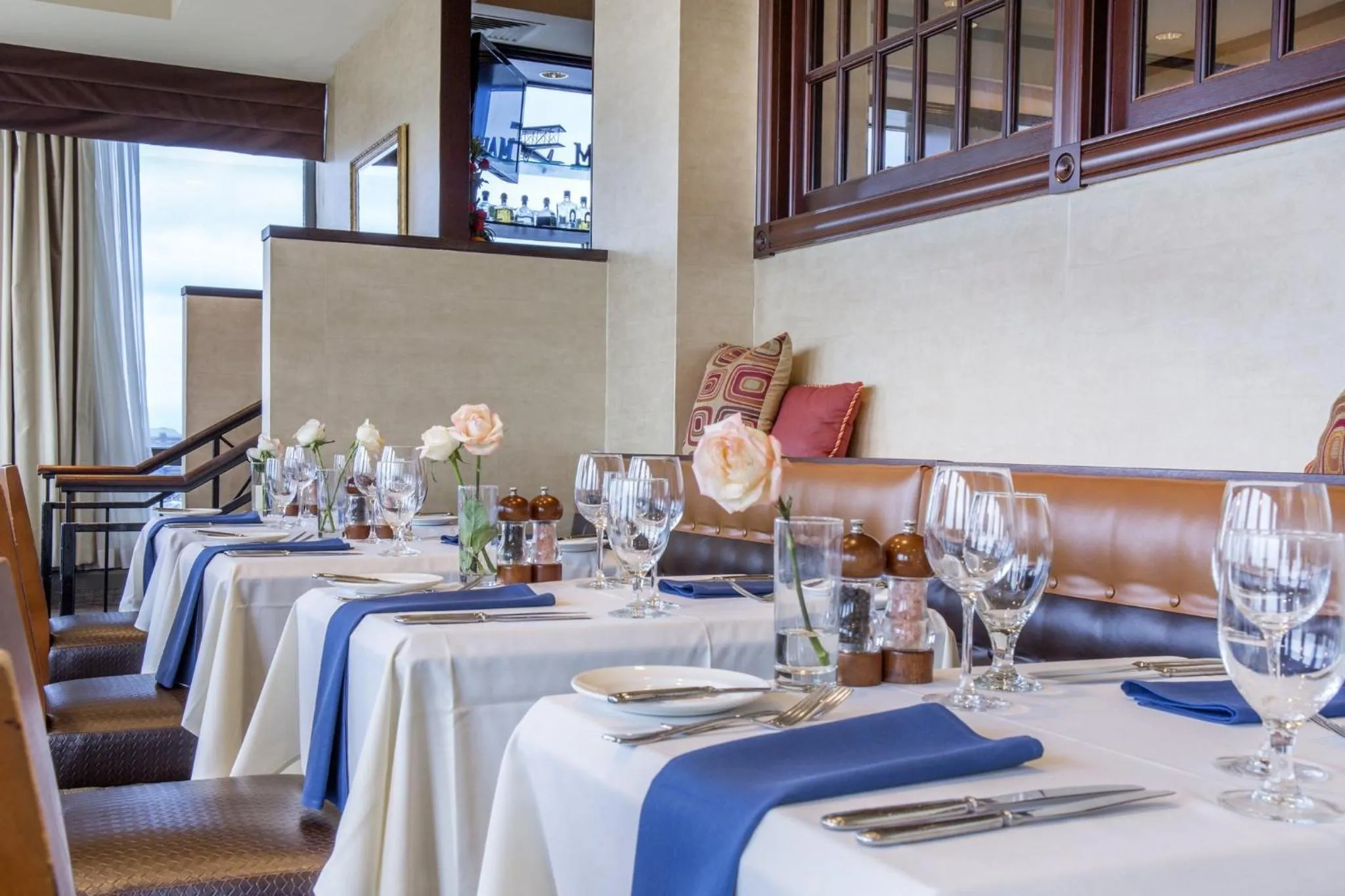 Restaurant/places to eat in Omni New Haven Hotel at Yale