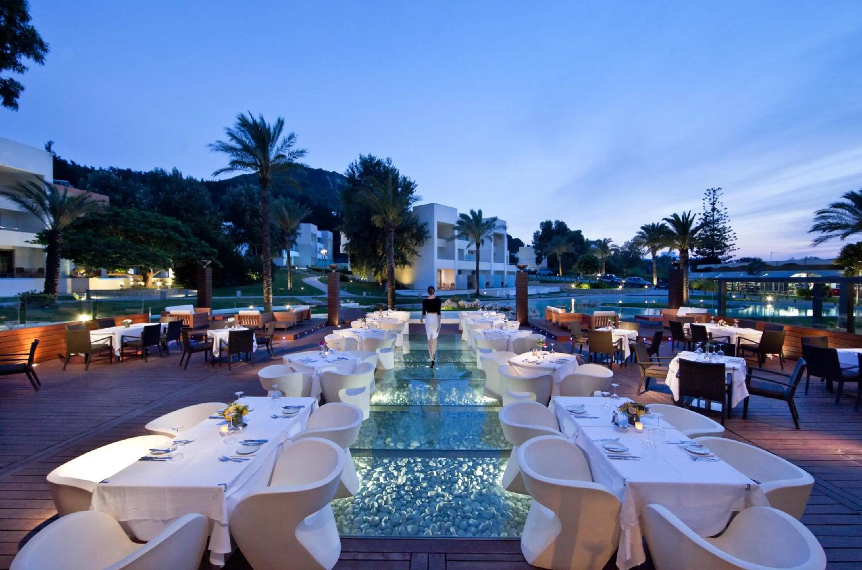 Restaurant/places to eat in ABAV2 Suites by Rodos Palace