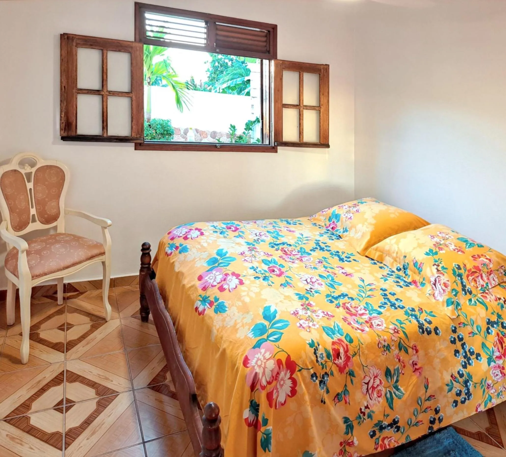 Studio de charme à Bouillante, 100 m², vue sur mer et montagnes