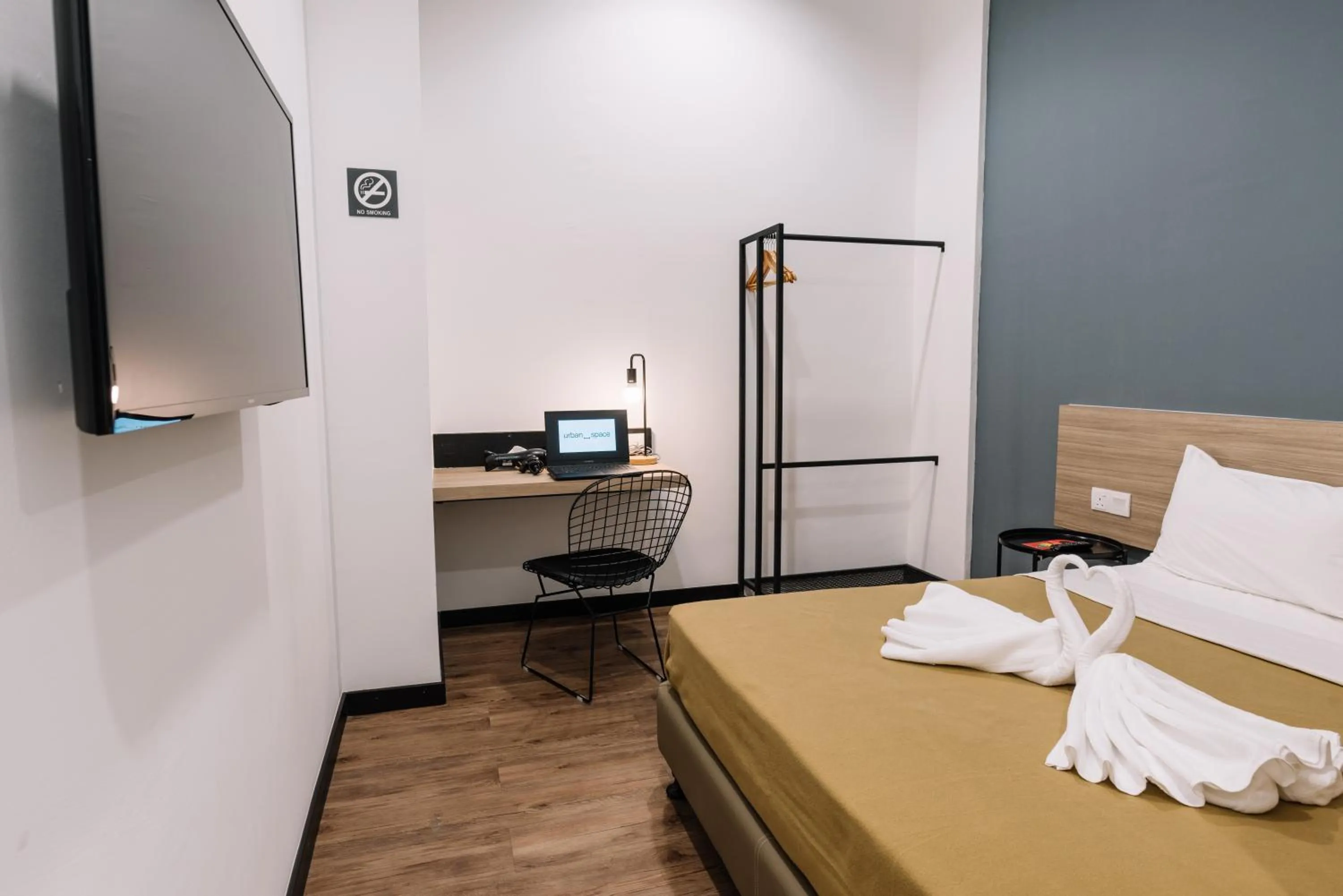 Photo of the whole room, Bed in Urban Inn, Alor Setar