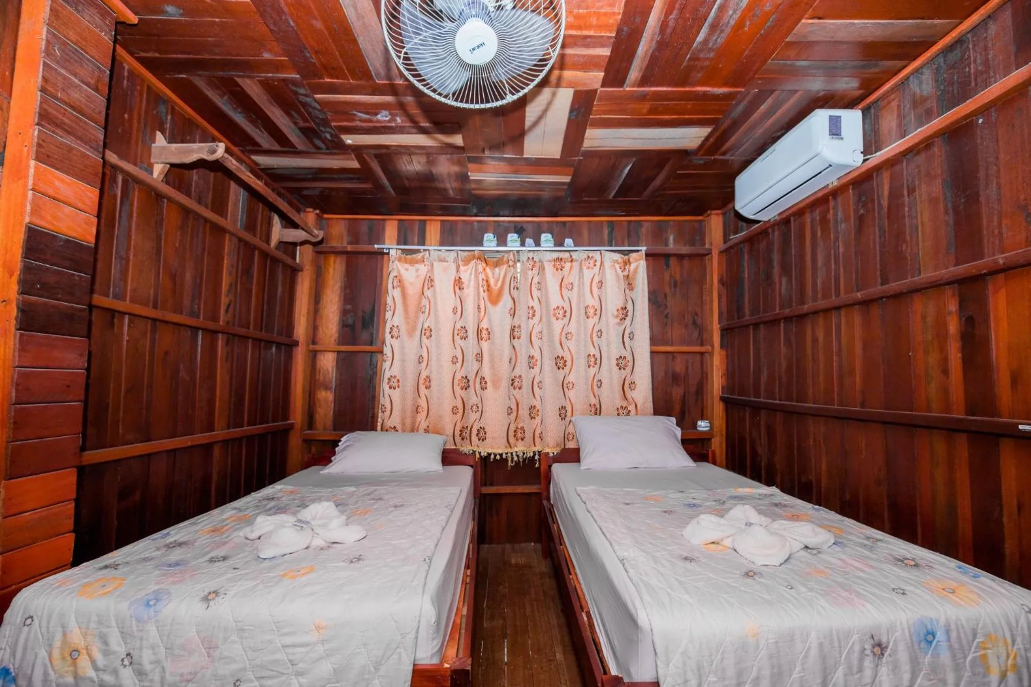 Standard Double or Twin Bungalow with Fan in Molina Bungalows