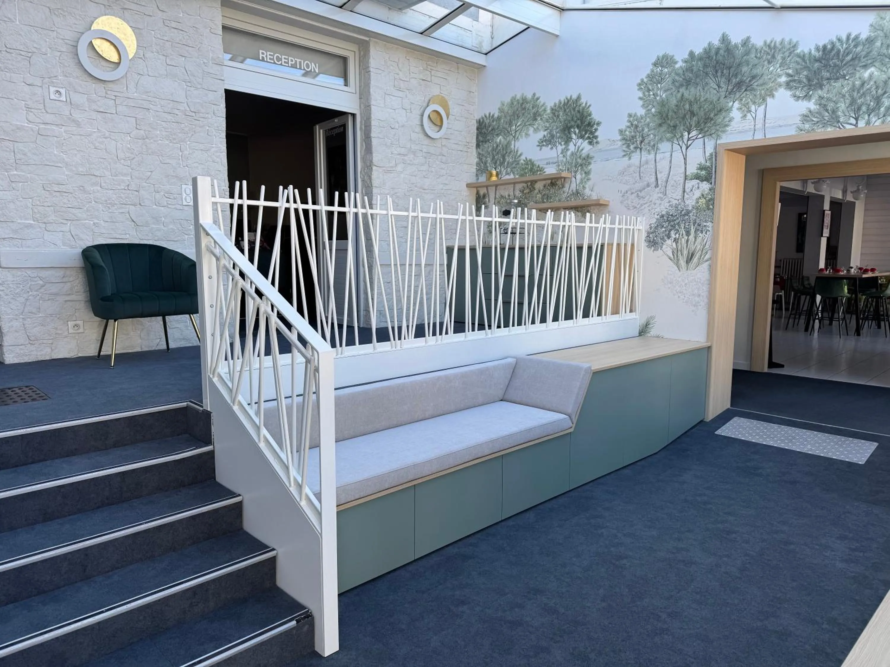 Property building in Hôtel Calme Des Pins & Spa