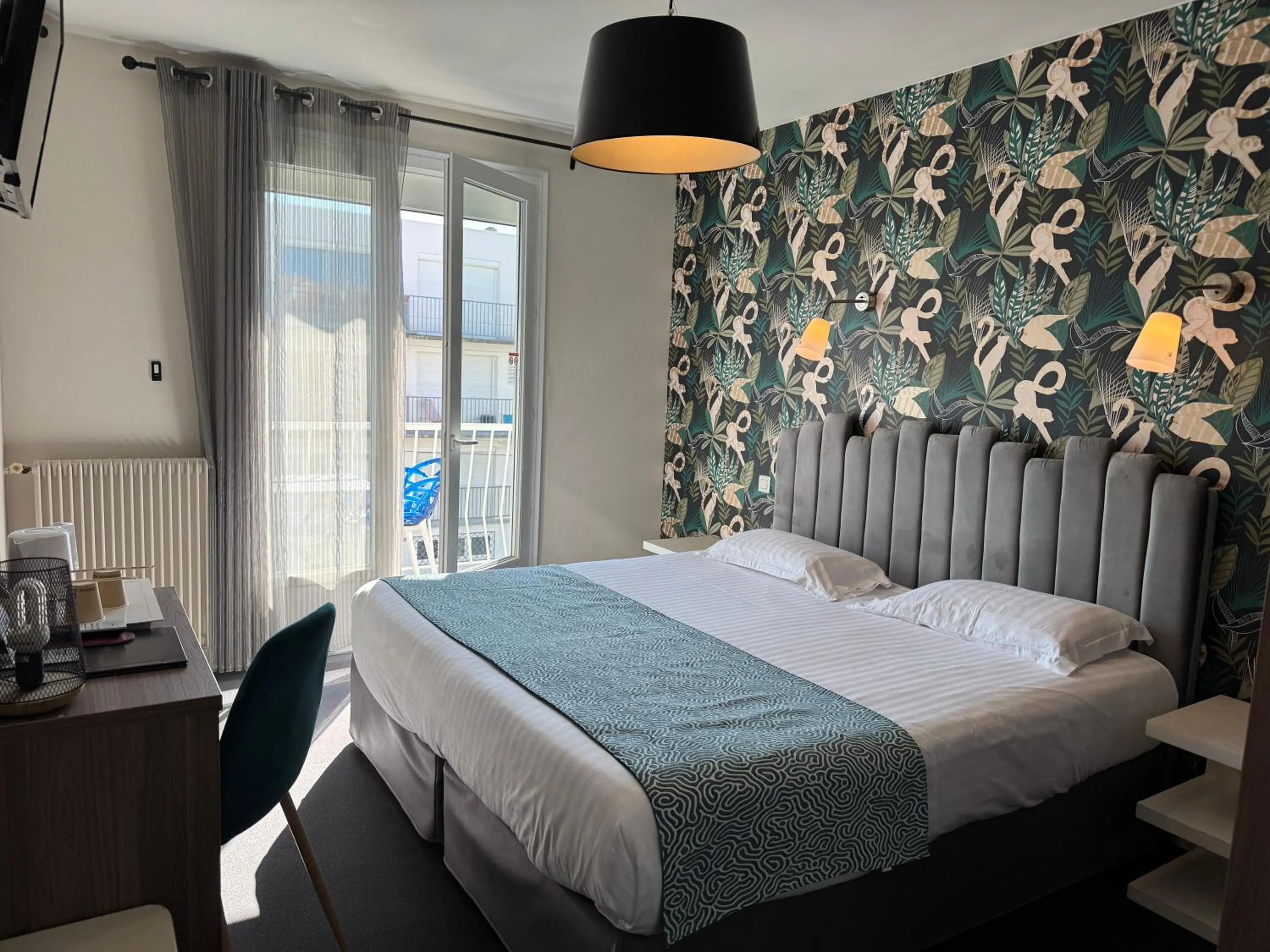 Photo of the whole room, Bed in Hôtel Calme Des Pins & Spa