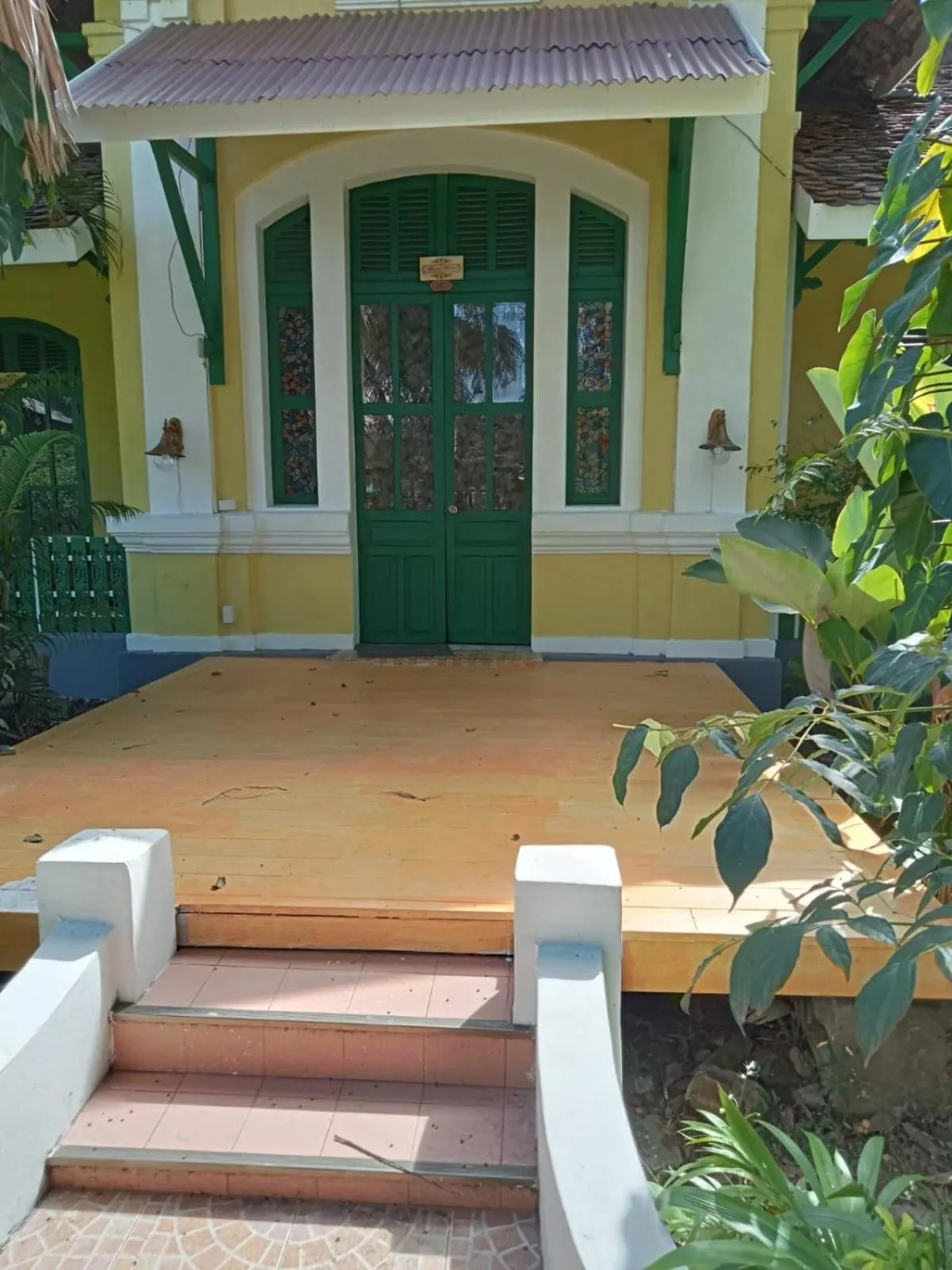 Facade/entrance in Sala Done Khone Hotel