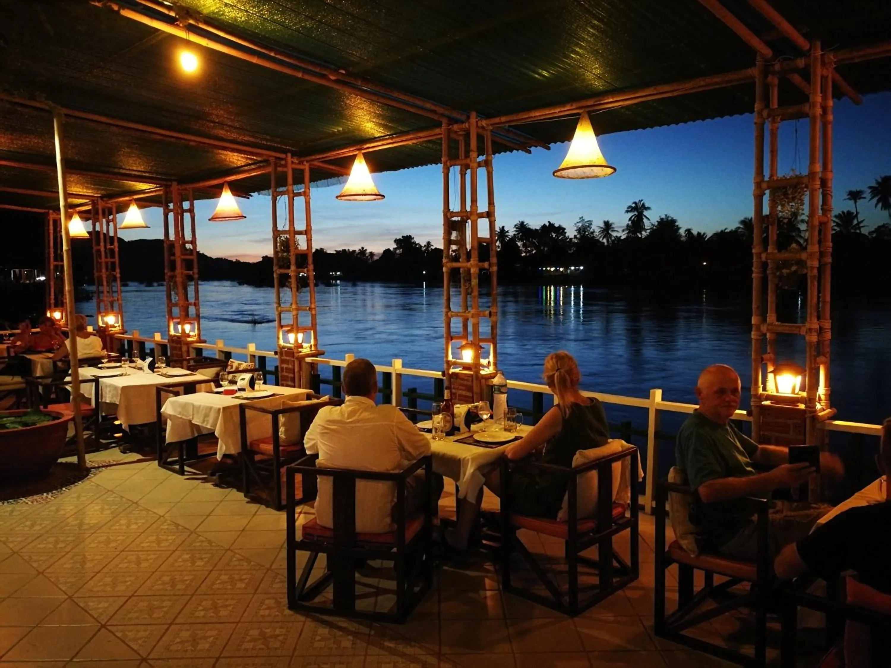 Restaurant/places to eat in Sala Done Khone Hotel