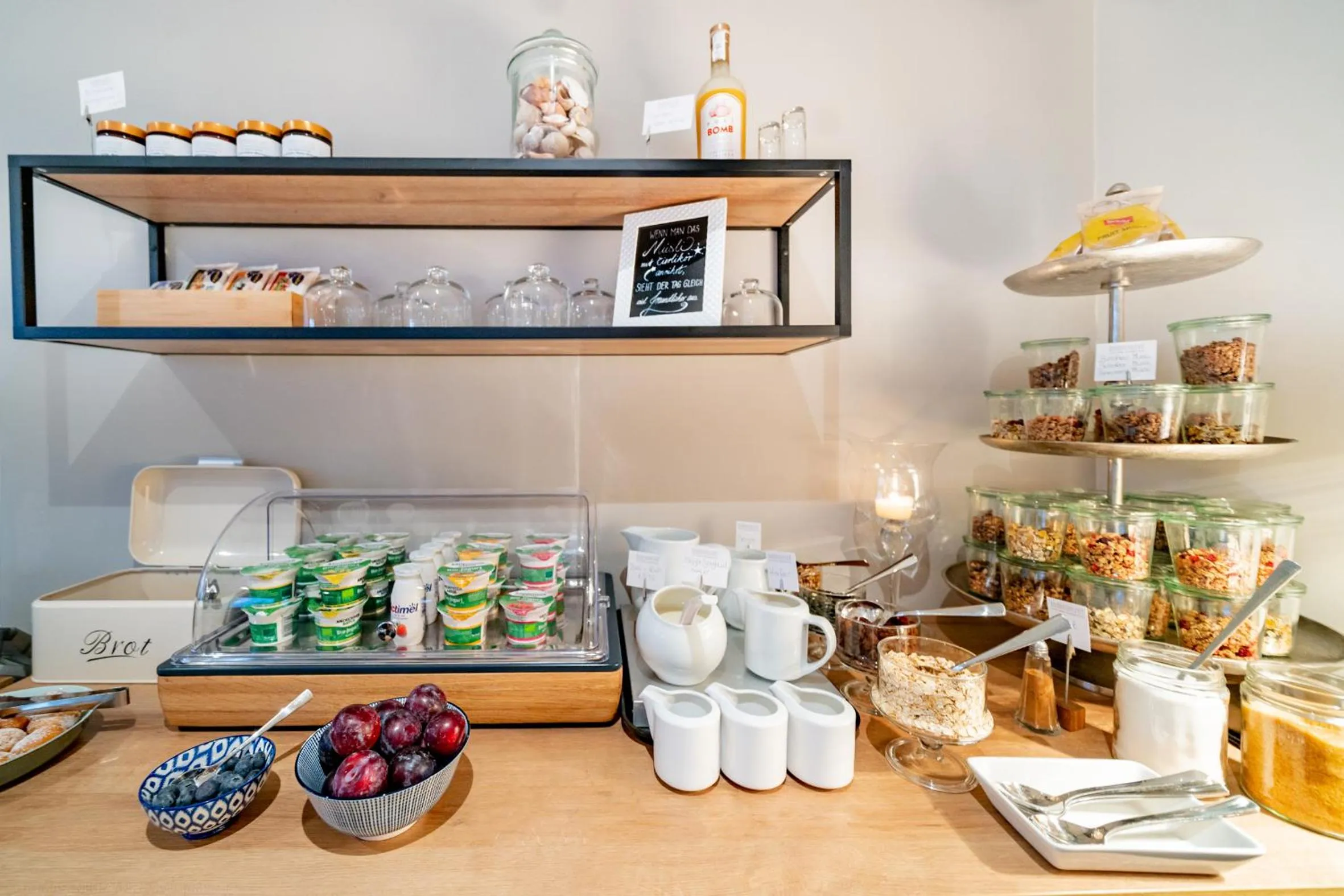 Breakfast in bodenseezeit Apartmenthotel Garni