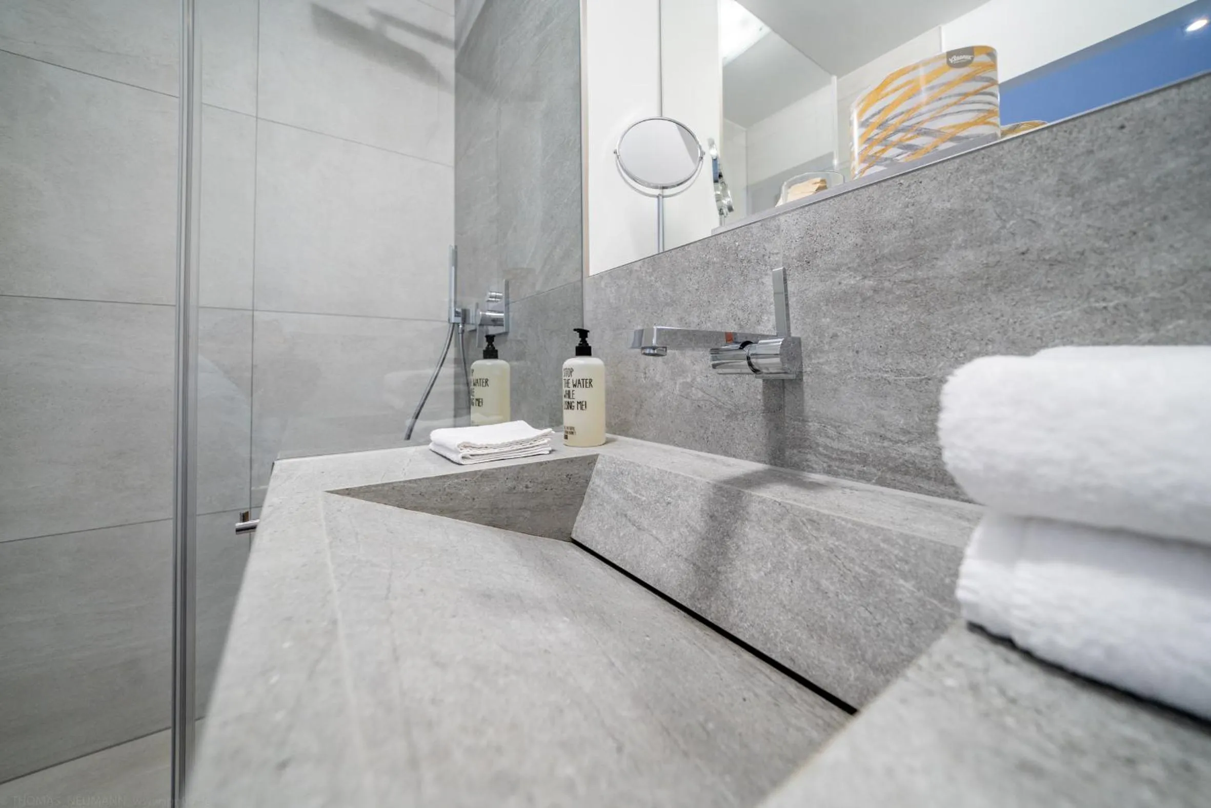 Shower in bodenseezeit Apartmenthotel Garni