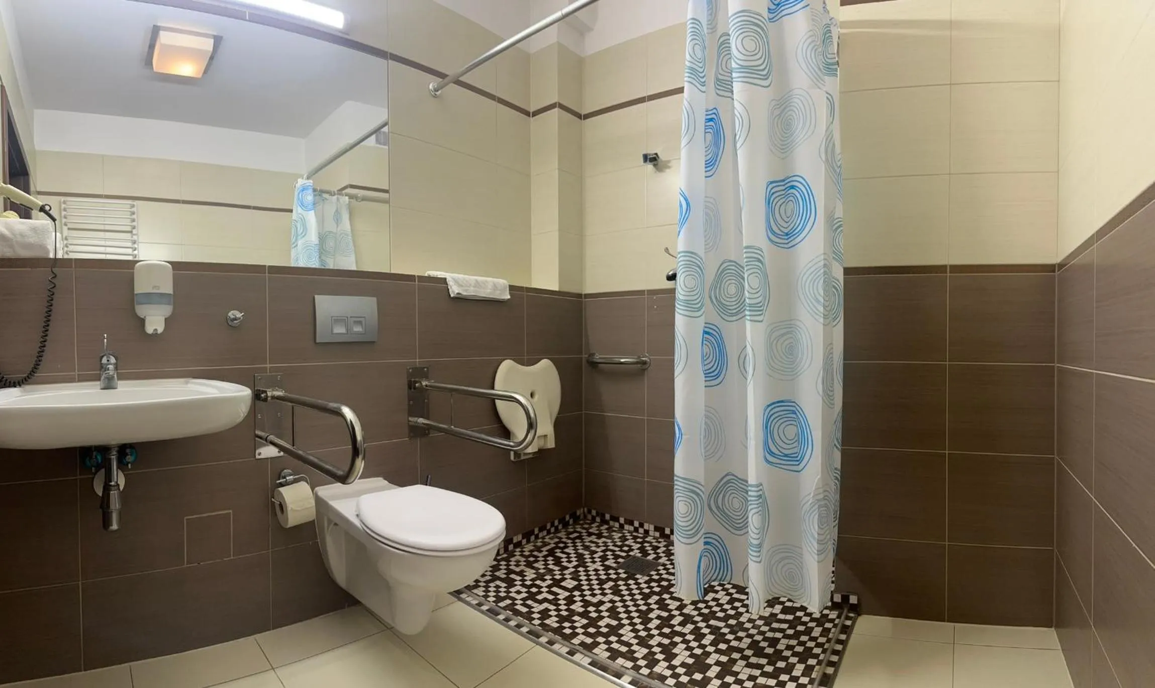 Shower in Hotel Dudek