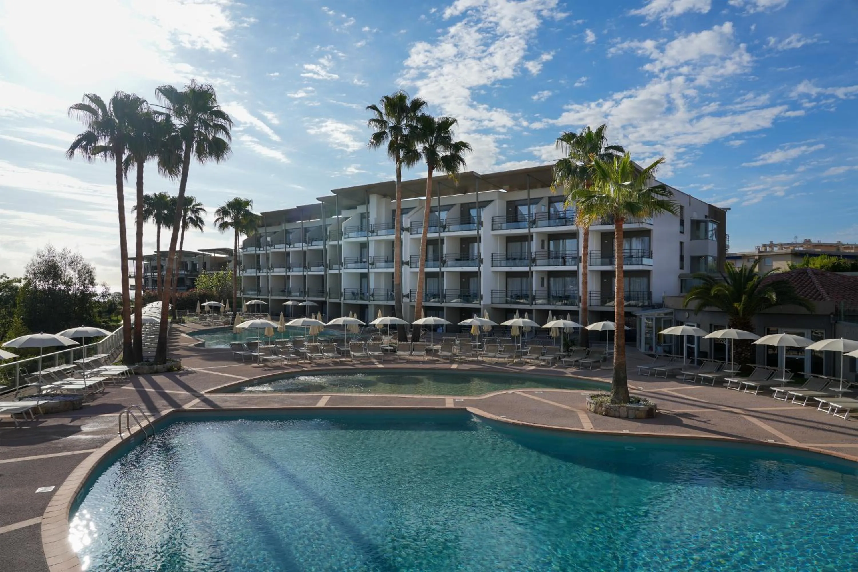 Swimming pool in Thalazur Antibes - Hôtel & Spa