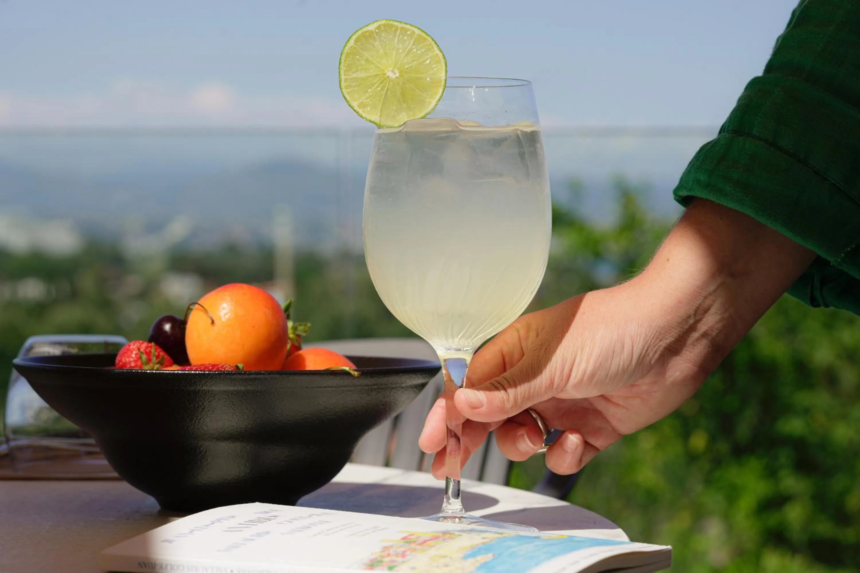 Lounge or bar in Thalazur Antibes - Hôtel & Spa