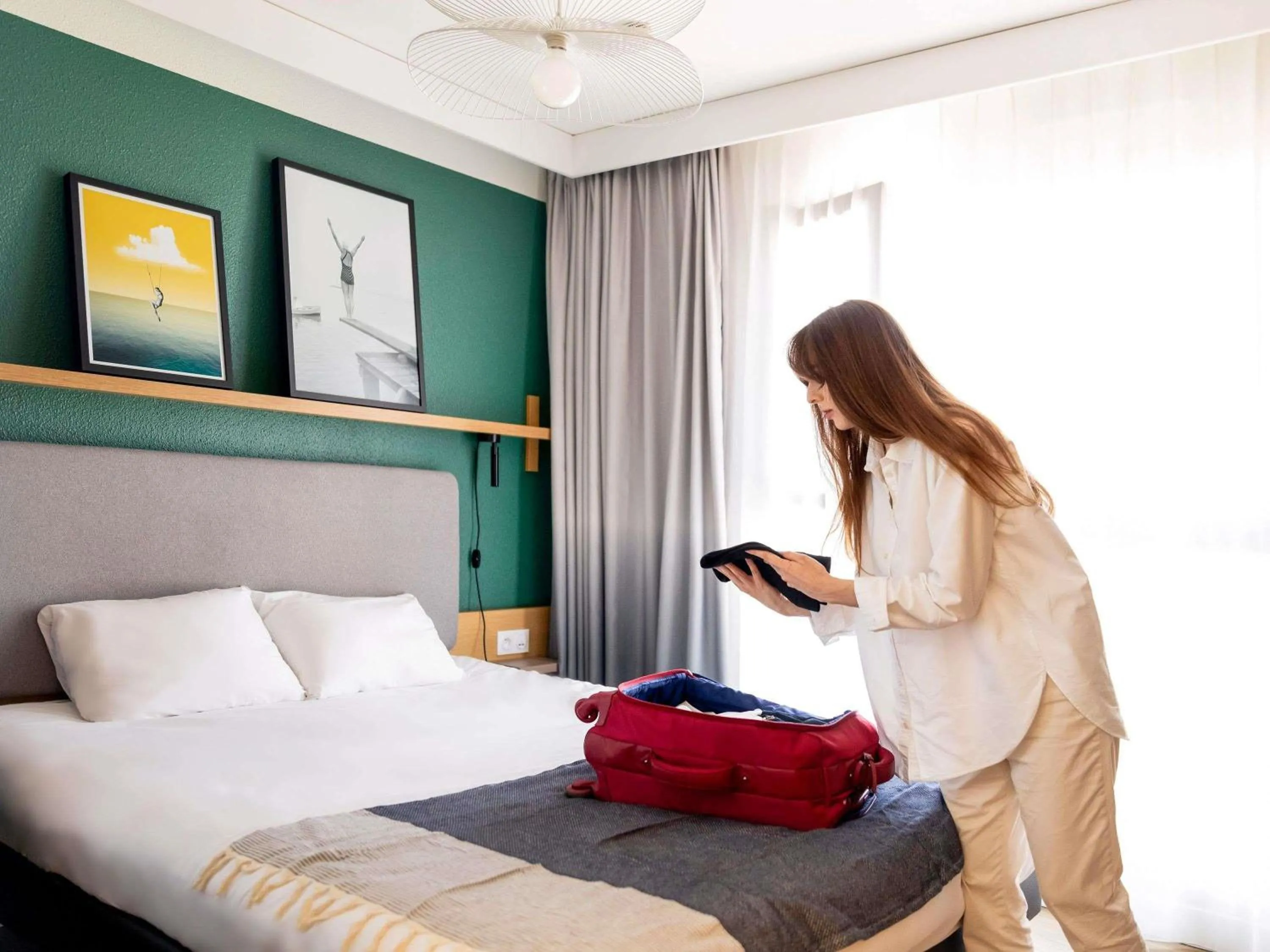 Bedroom, Bed in Aparthotel Adagio Annecy Centre