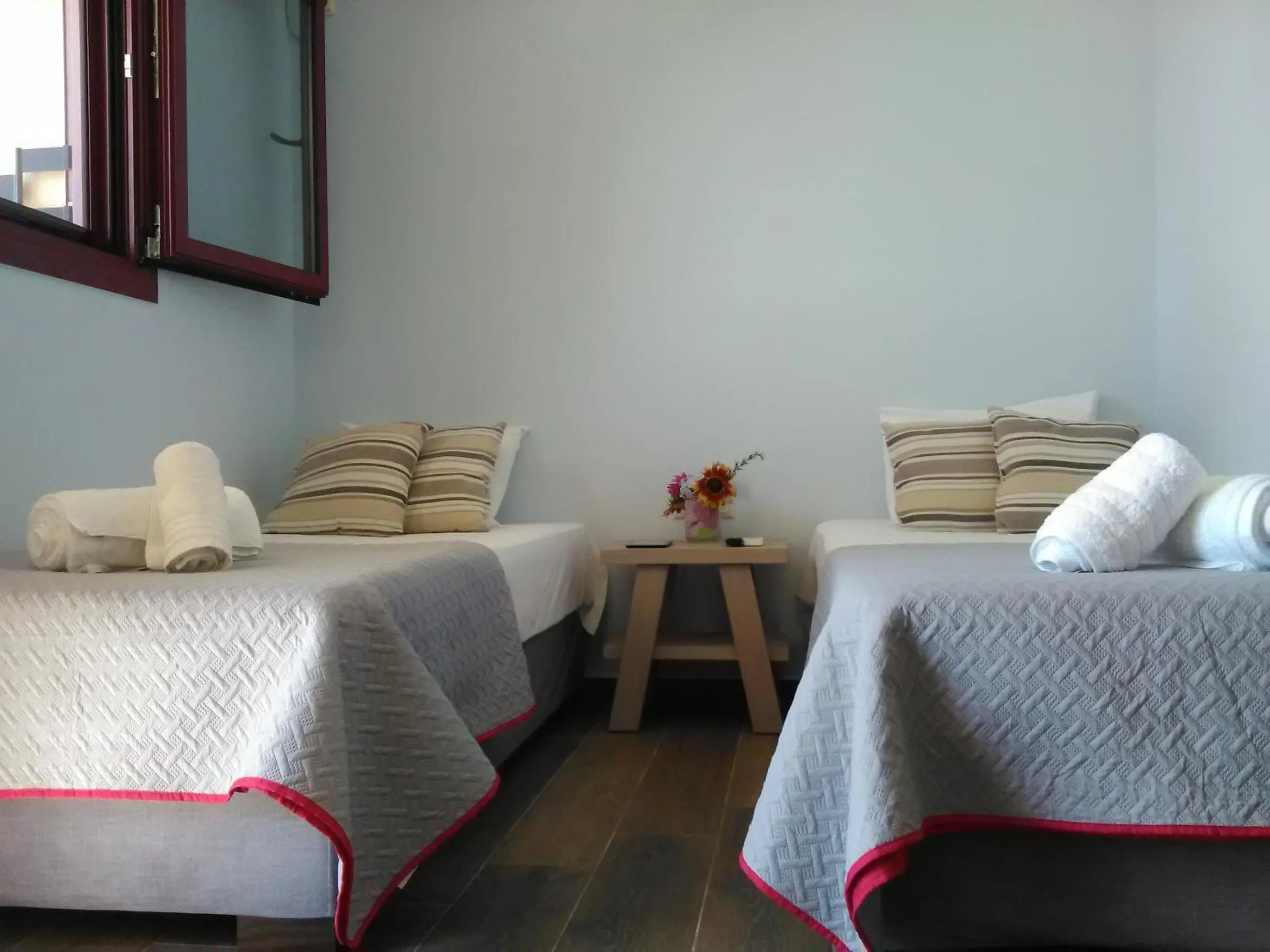 Bed in Mikros Gialos Apartments