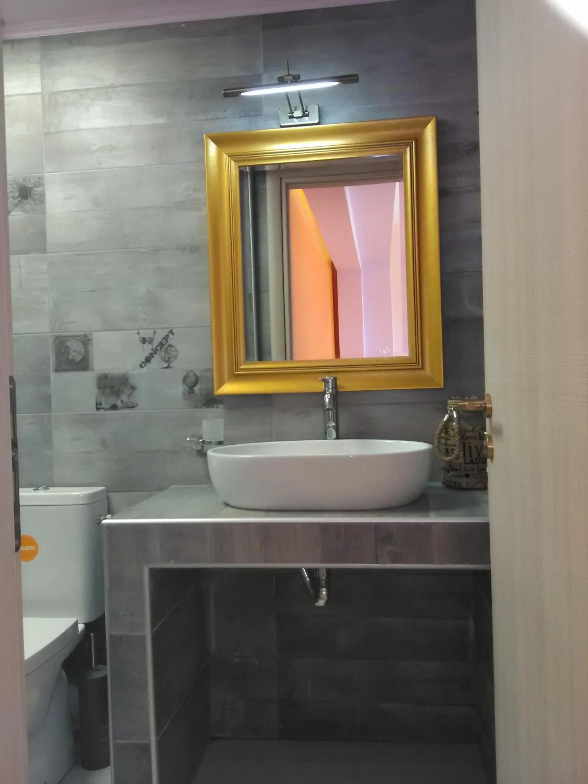 Bathroom in Mikros Gialos Apartments