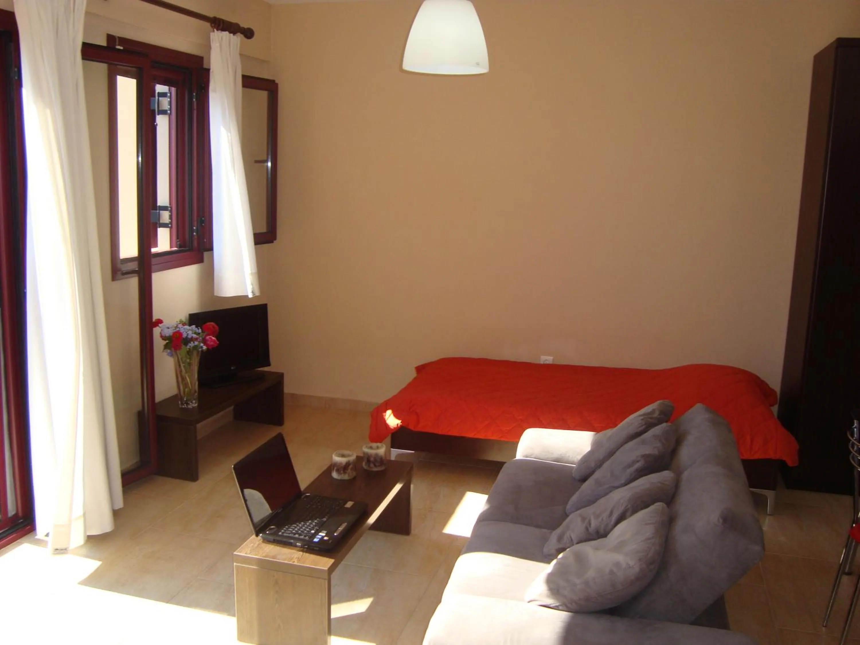 Seating area in Mikros Gialos Apartments