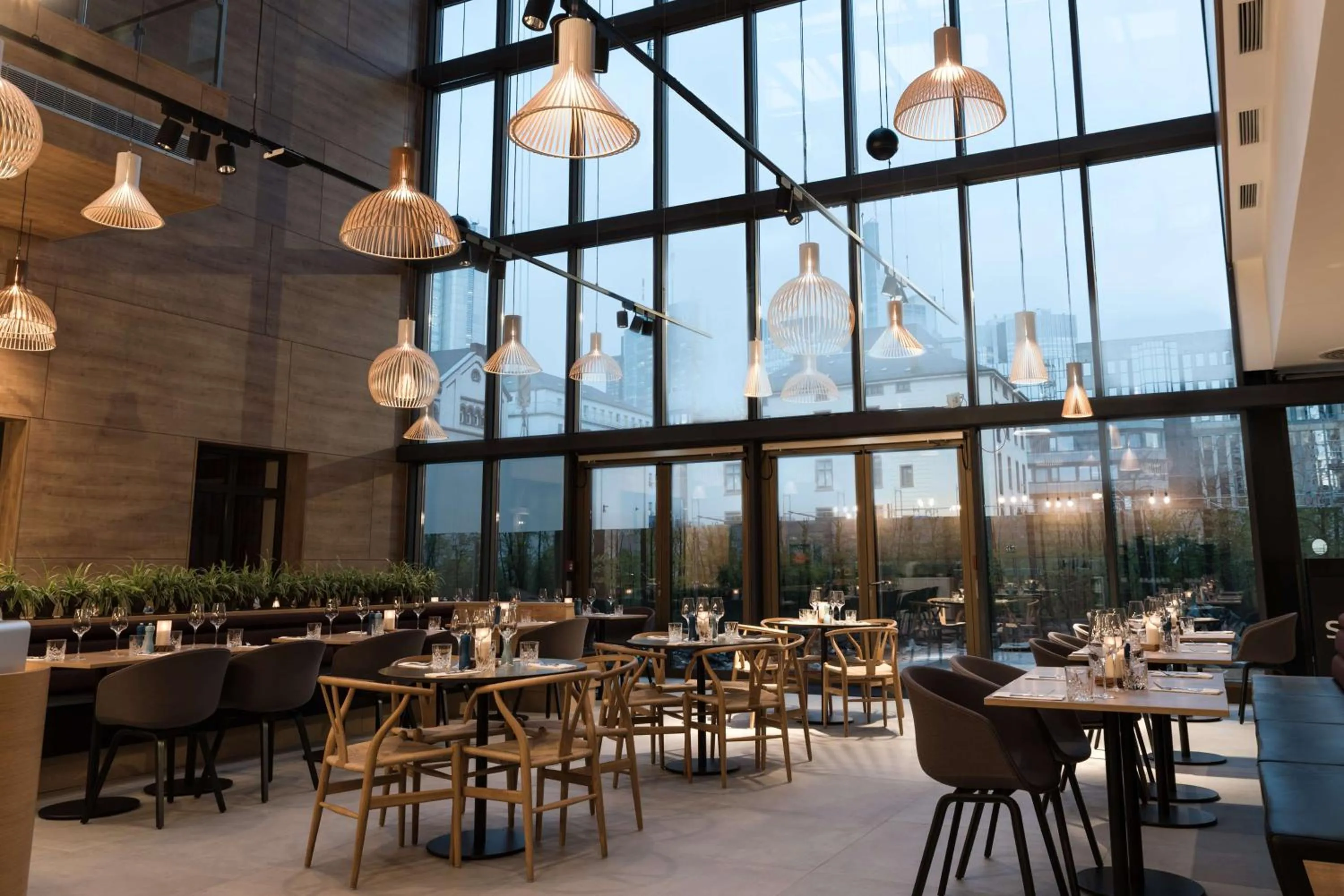 Restaurant/places to eat in Scandic Frankfurt Museumsufer