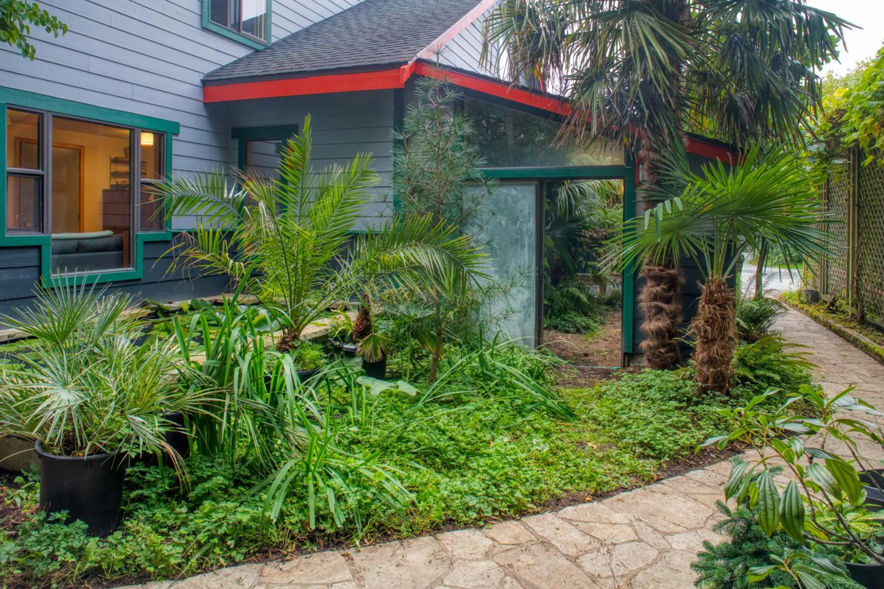 Garden in Sehome Garden Inn