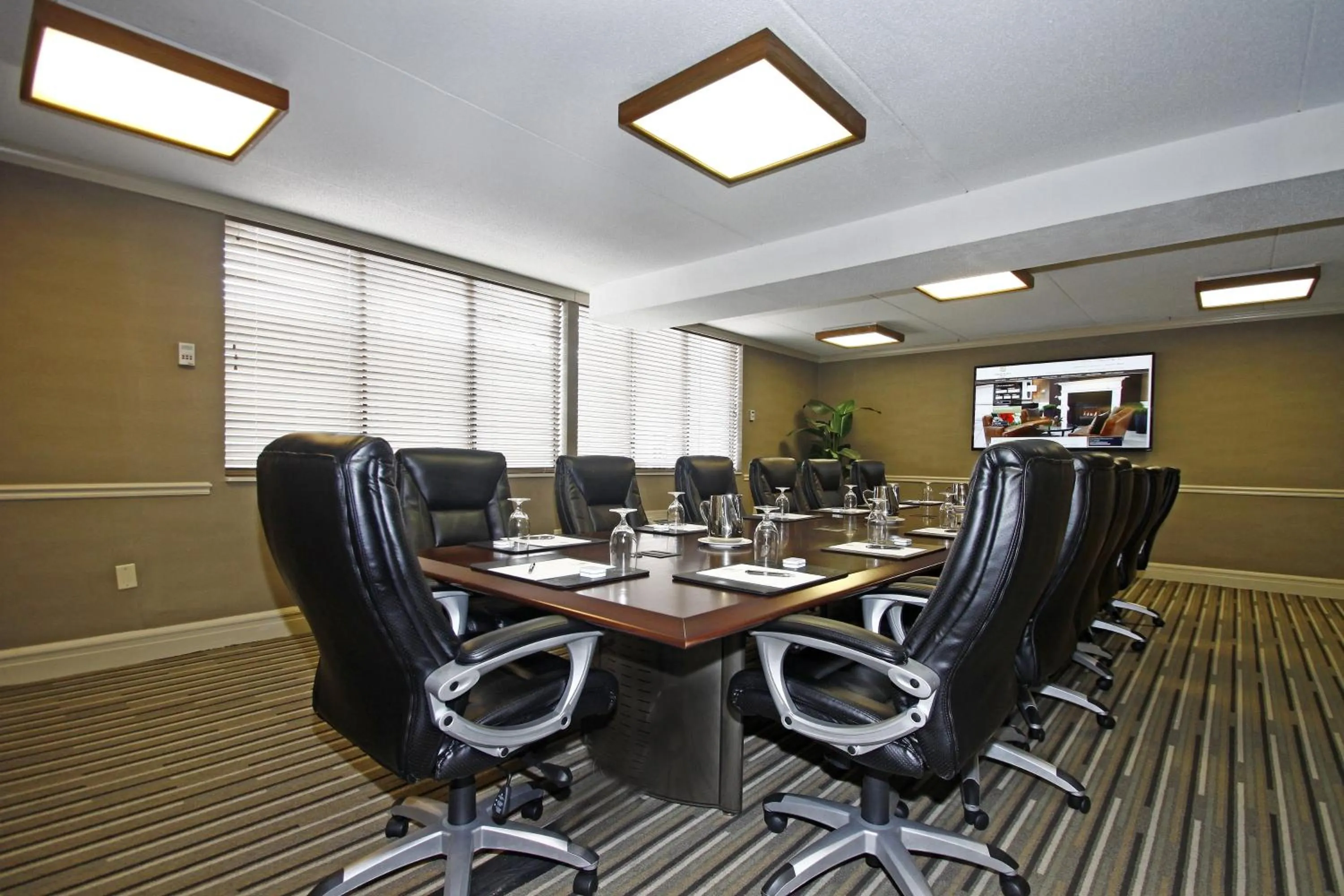 Business facilities in Ethan Allen Hotel
