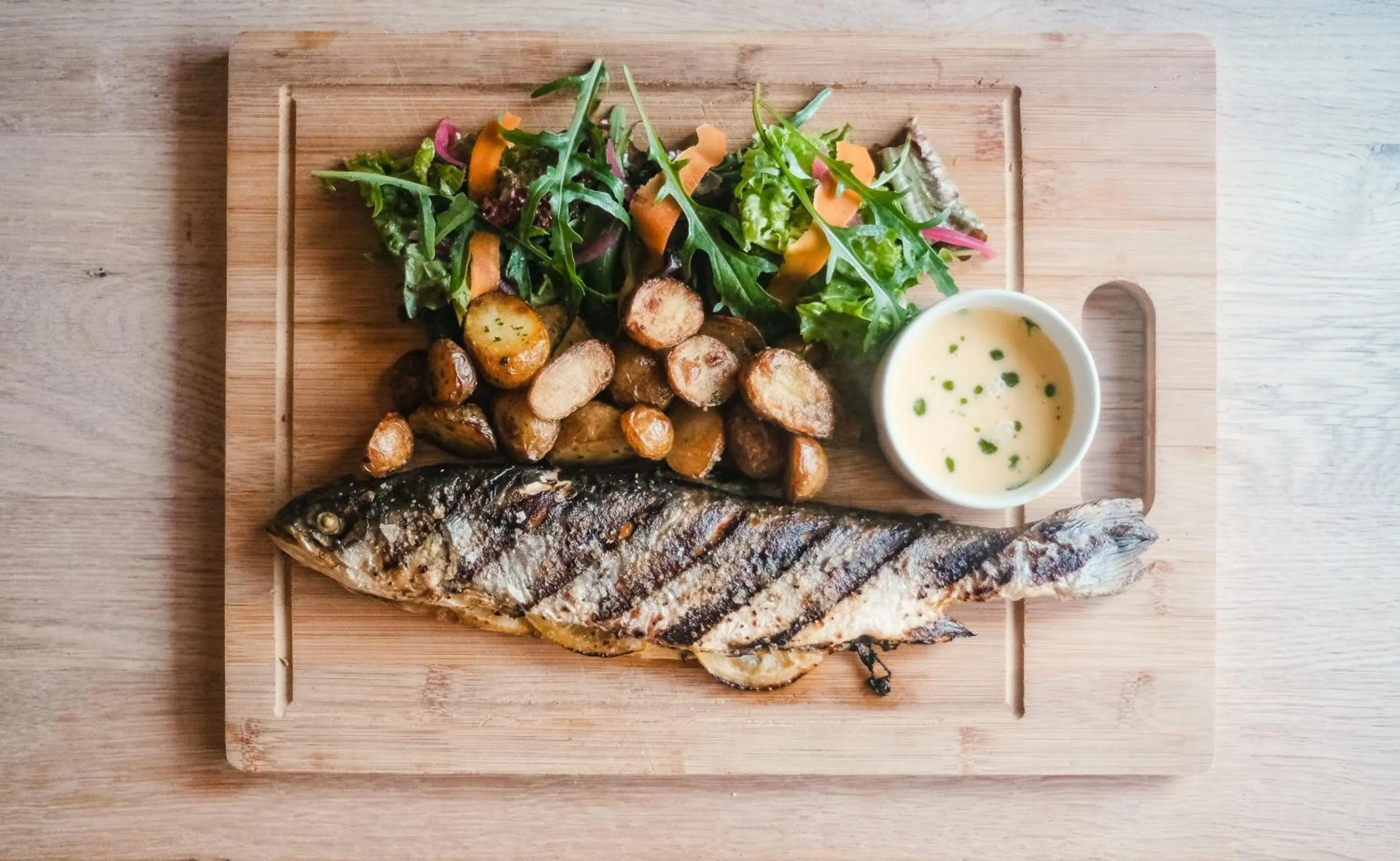 Restaurant/places to eat in Bankinn - Hotel by Aldan