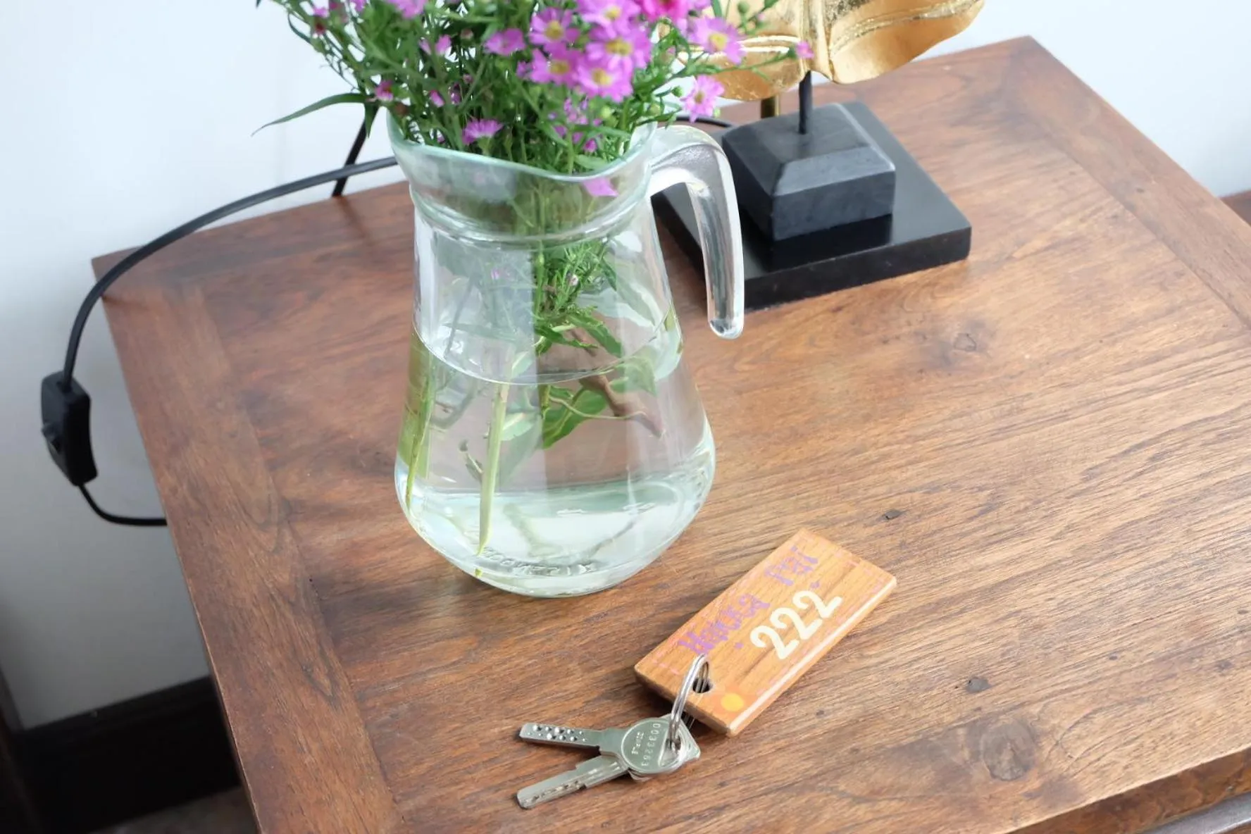 Photo of the whole room in Hugga Pai