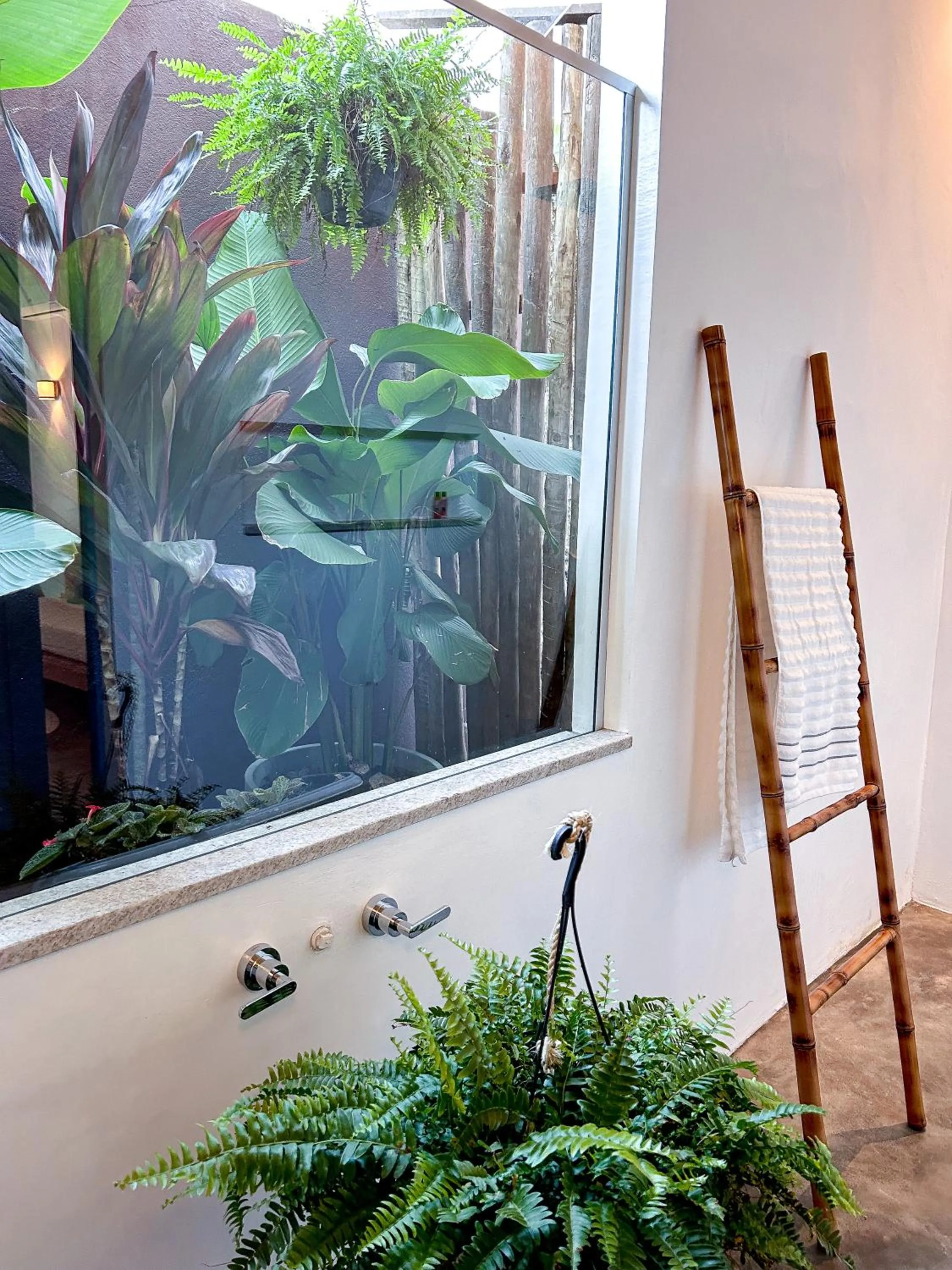 Bathroom in Aqualtune Pousada