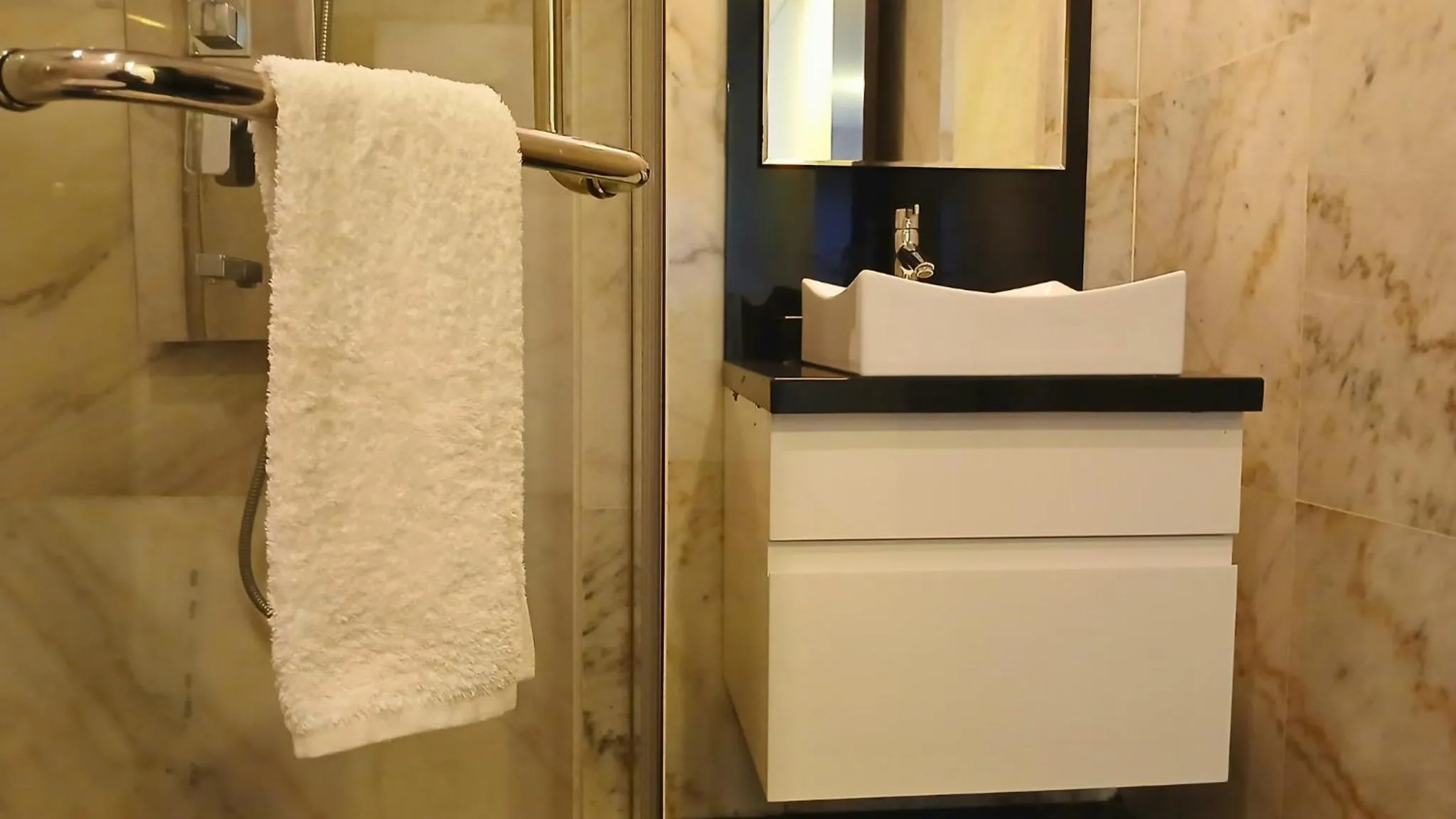 Bathroom in Monir Usaquén Bogotá