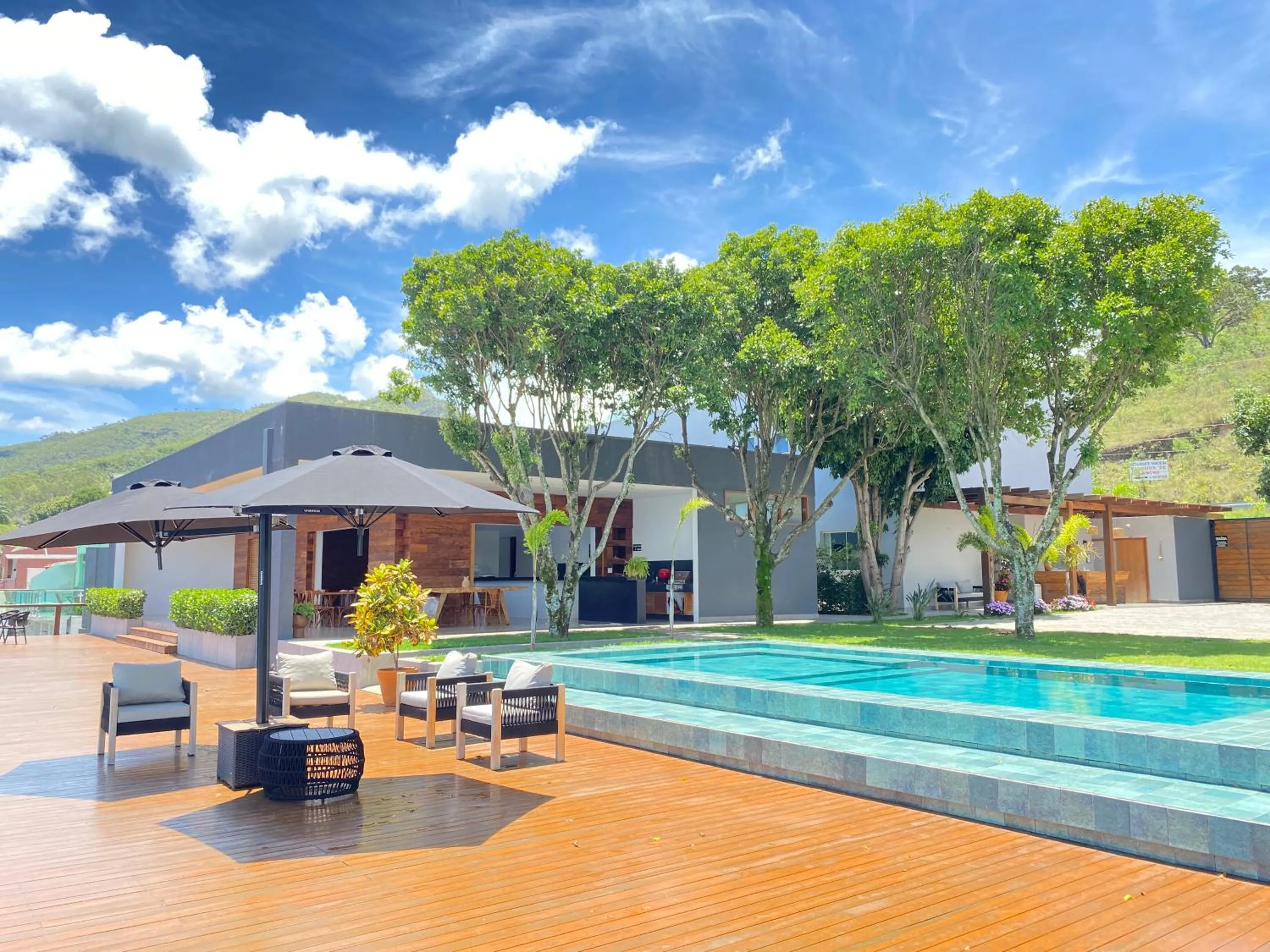 Pool view in Pousada Noah