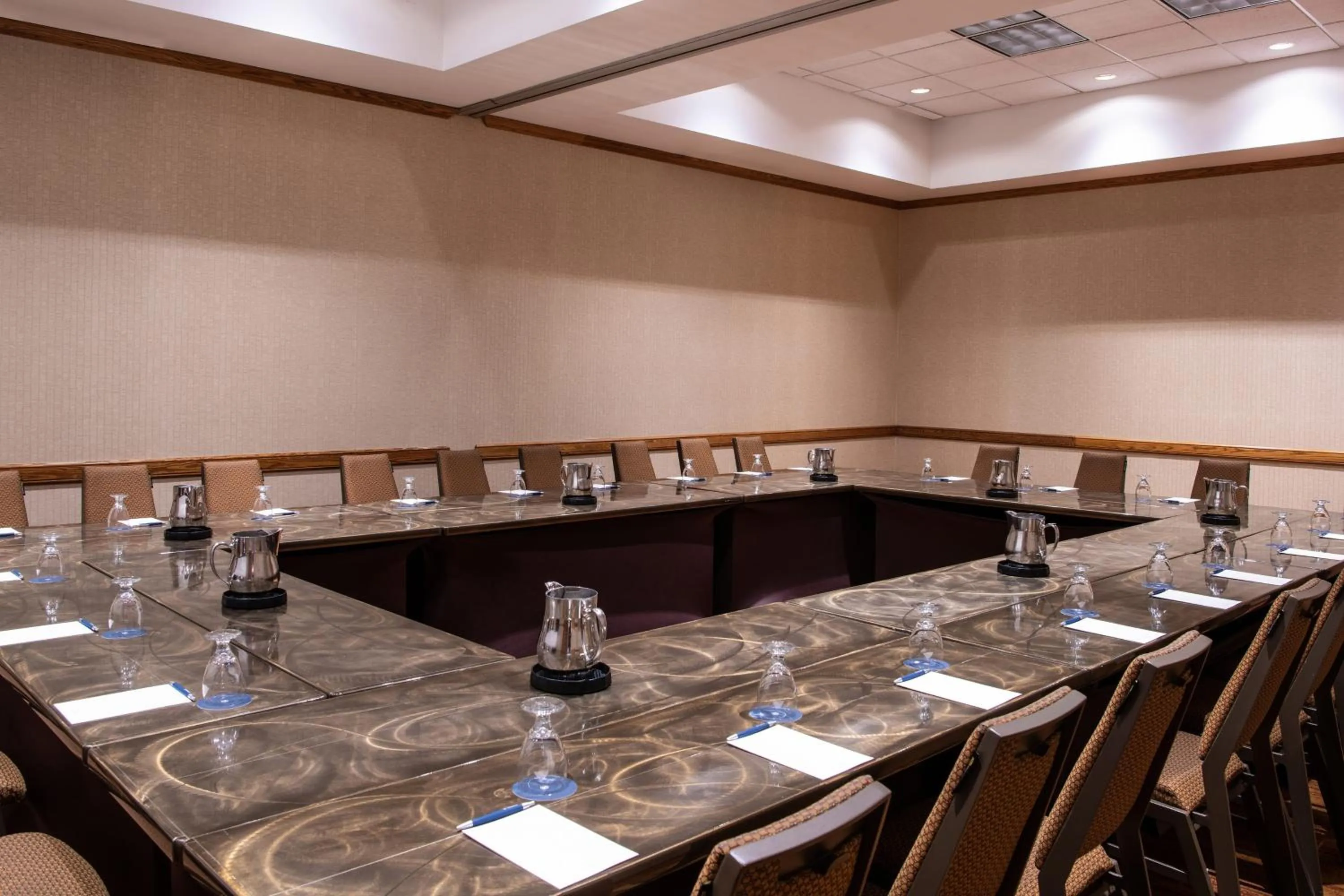 Meeting/conference room in Sheraton Minneapolis West Hotel