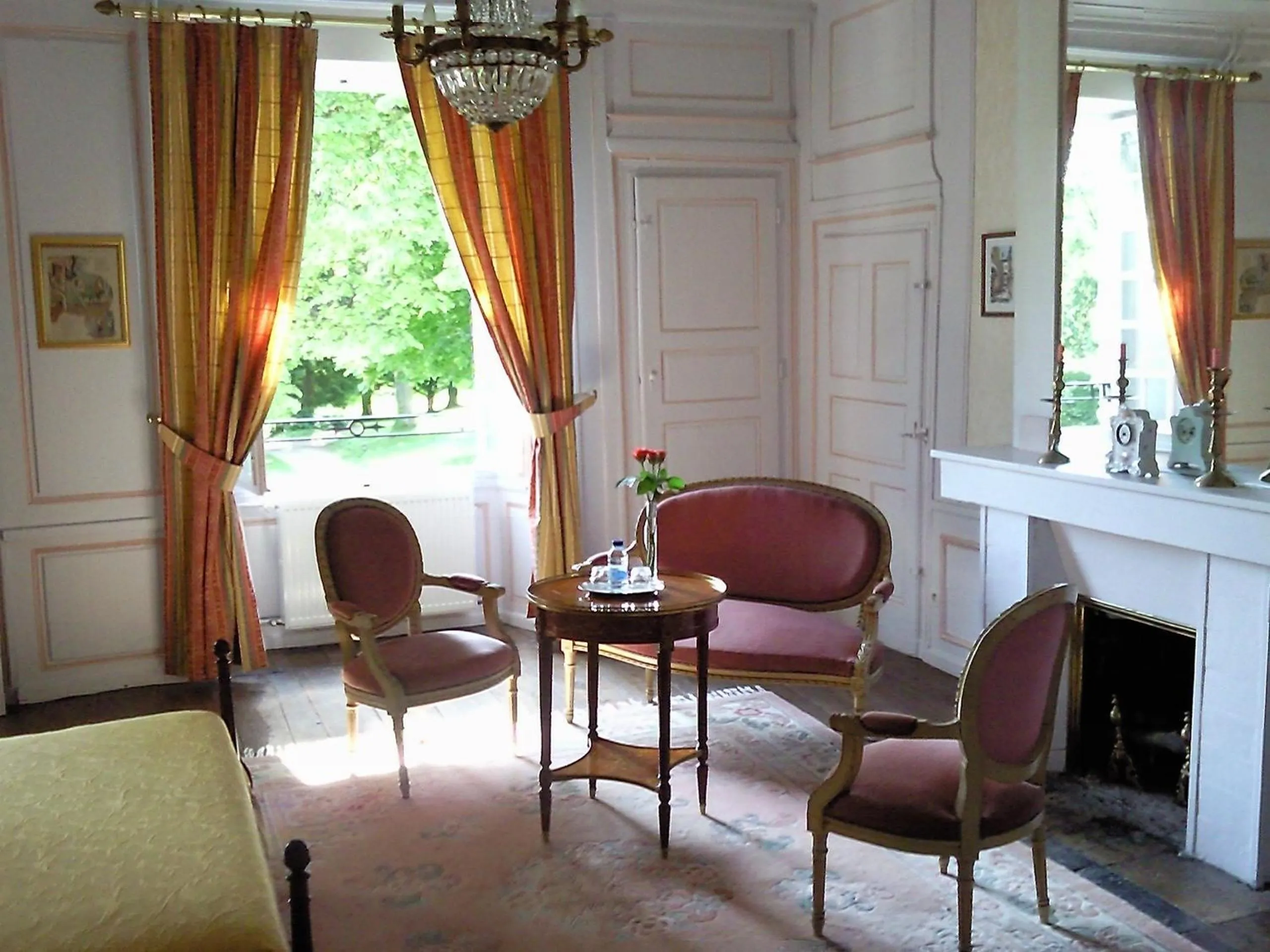 Seating area in Le Chateau de Prauthoy