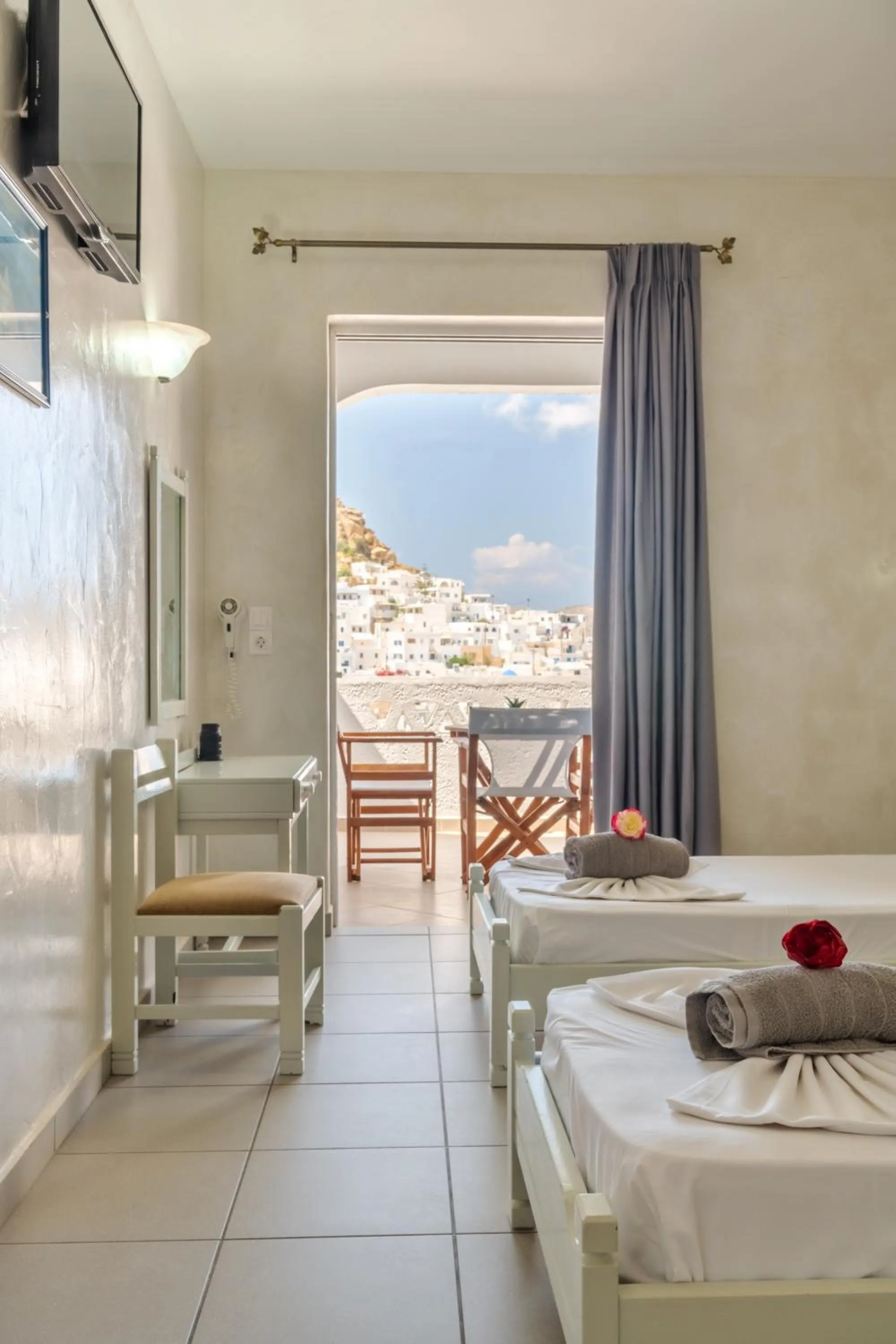 Bedroom, Bed in Sunrise Hotel