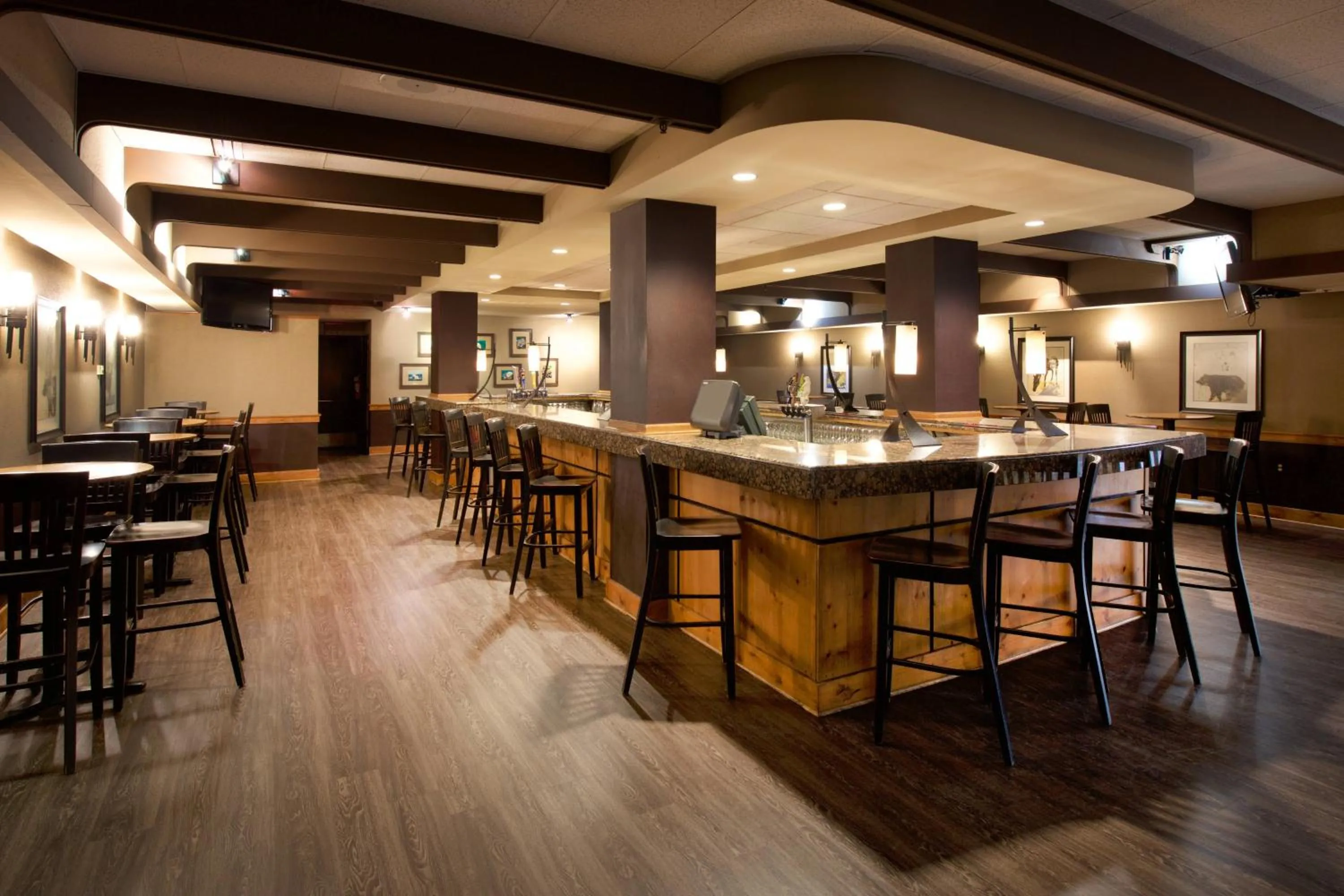 Lounge or bar in Sheraton Anchorage Hotel